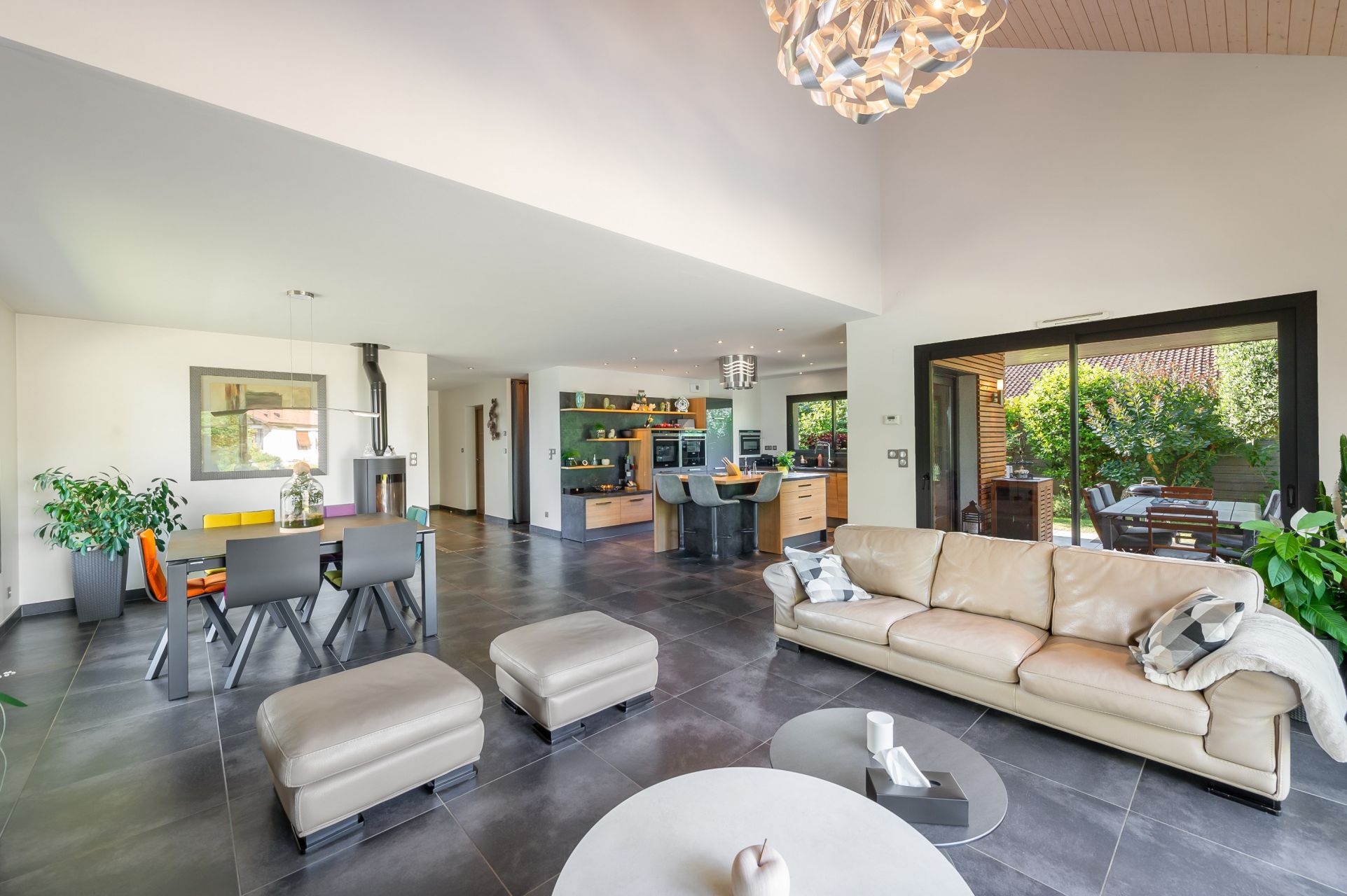 luxury house 5 Rooms for sale on MAXILLY SUR LEMAN (74500)