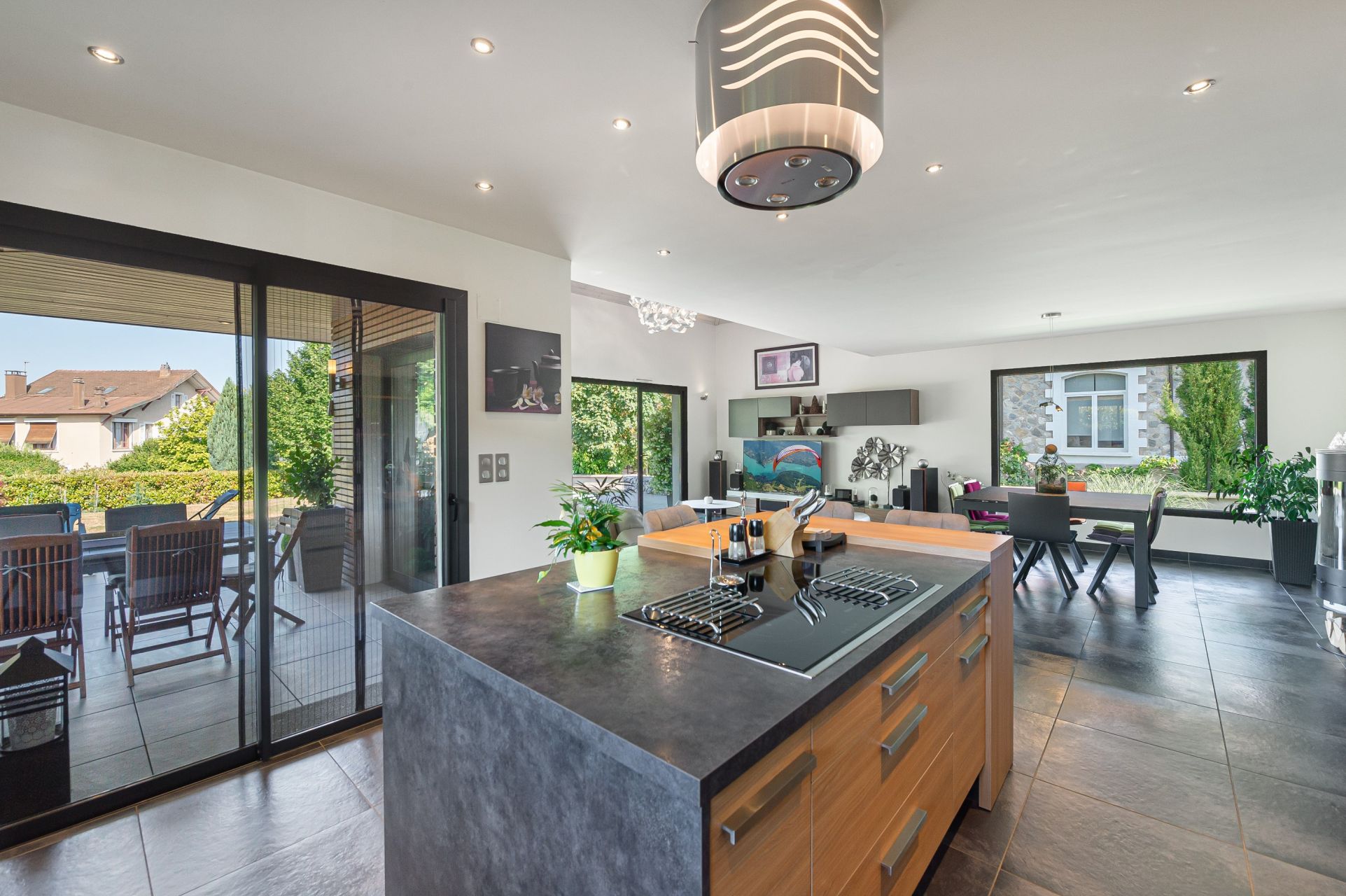 luxury house 5 Rooms for sale on MAXILLY SUR LEMAN (74500)