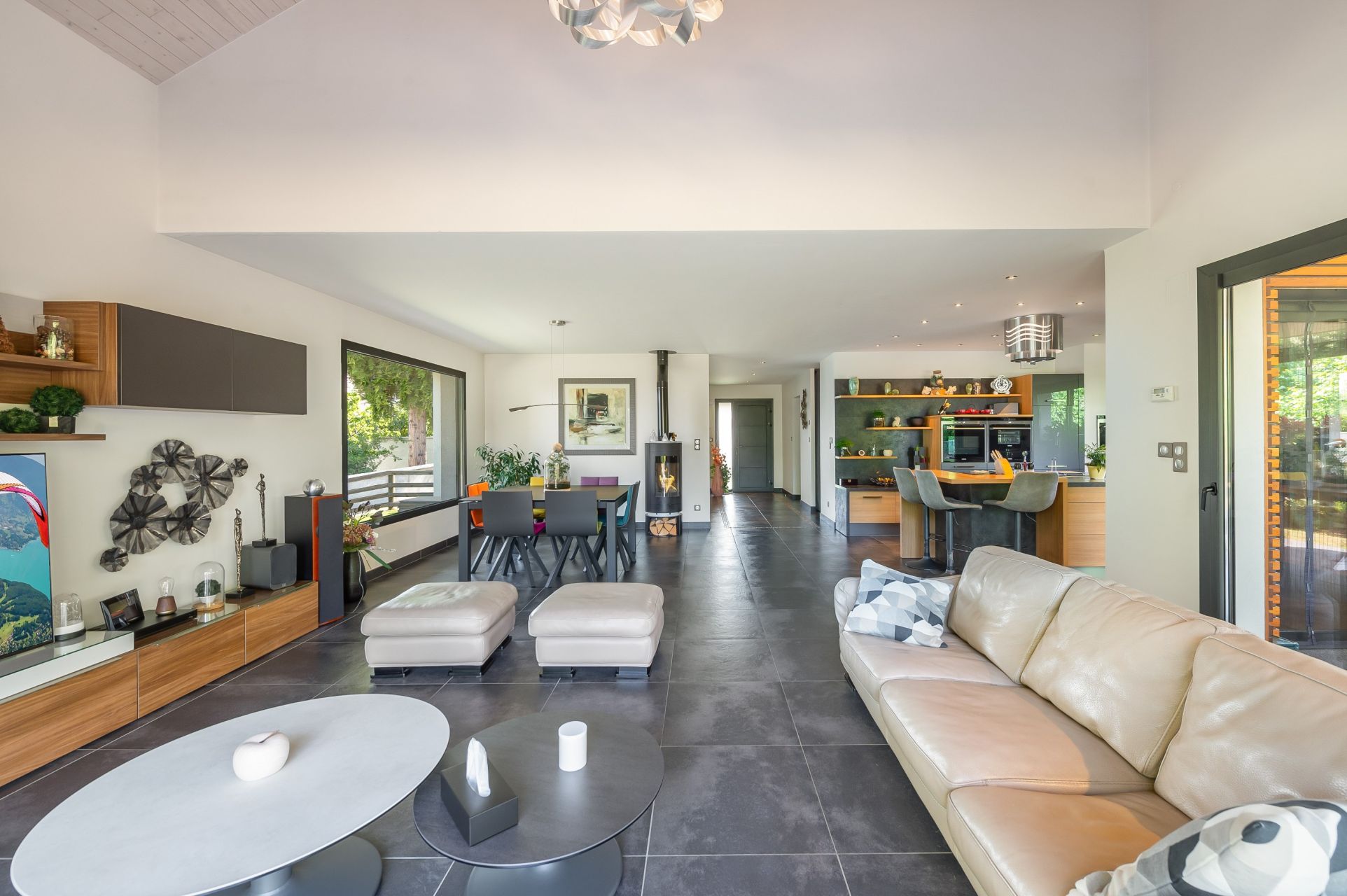 luxury house 5 Rooms for sale on MAXILLY SUR LEMAN (74500)