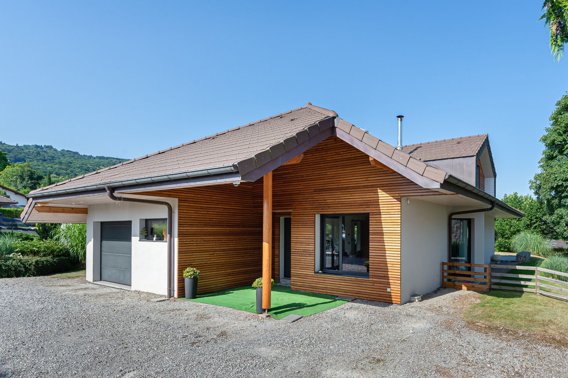 luxury house 5 Rooms for sale on MAXILLY SUR LEMAN (74500)