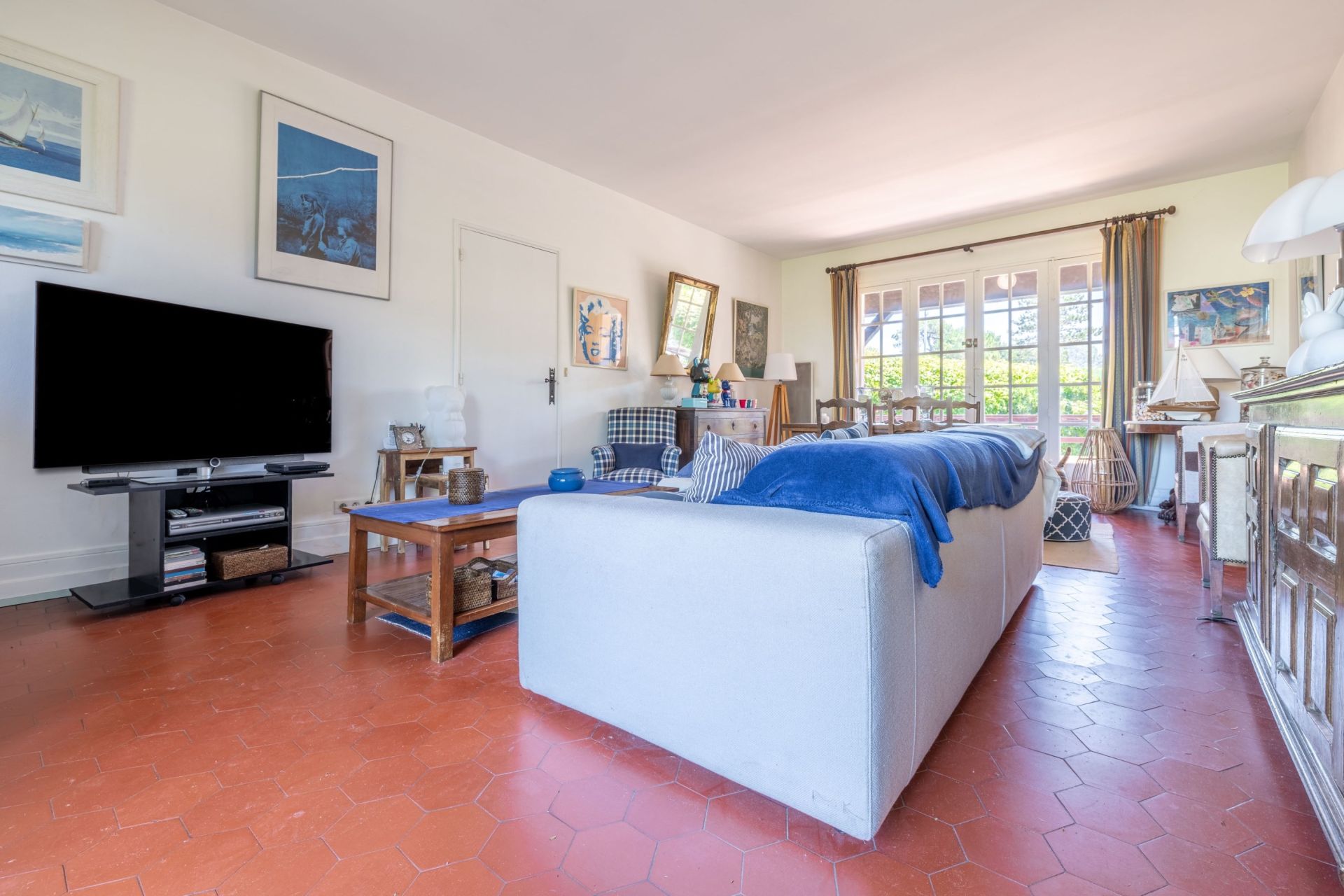 luxury house 8 Rooms for sale on PYLA SUR MER (33115)