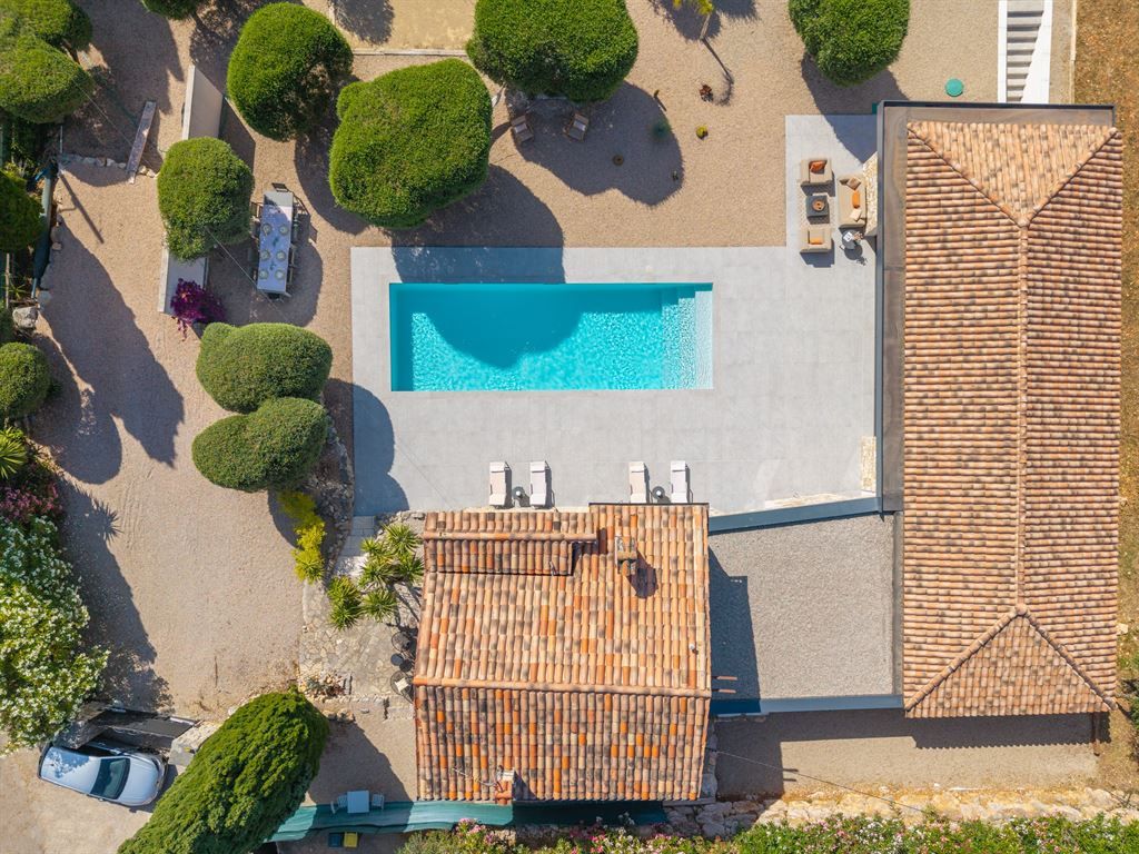 luxury provencale house 8 Rooms for sale on LE TIGNET (06530)