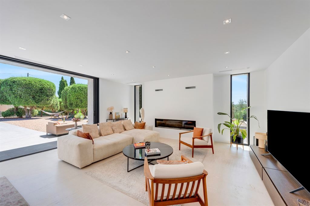 luxury provencale house 8 Rooms for sale on LE TIGNET (06530)