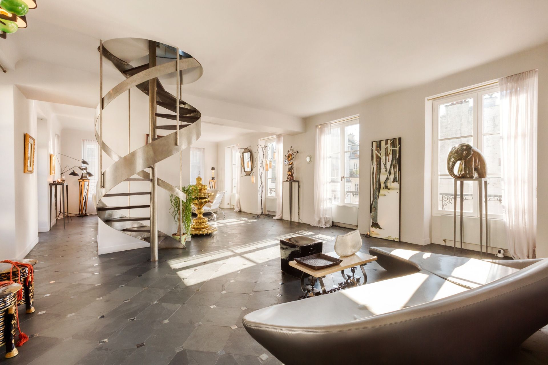 luxury apartment 5 Rooms for sale on PARIS (75007)