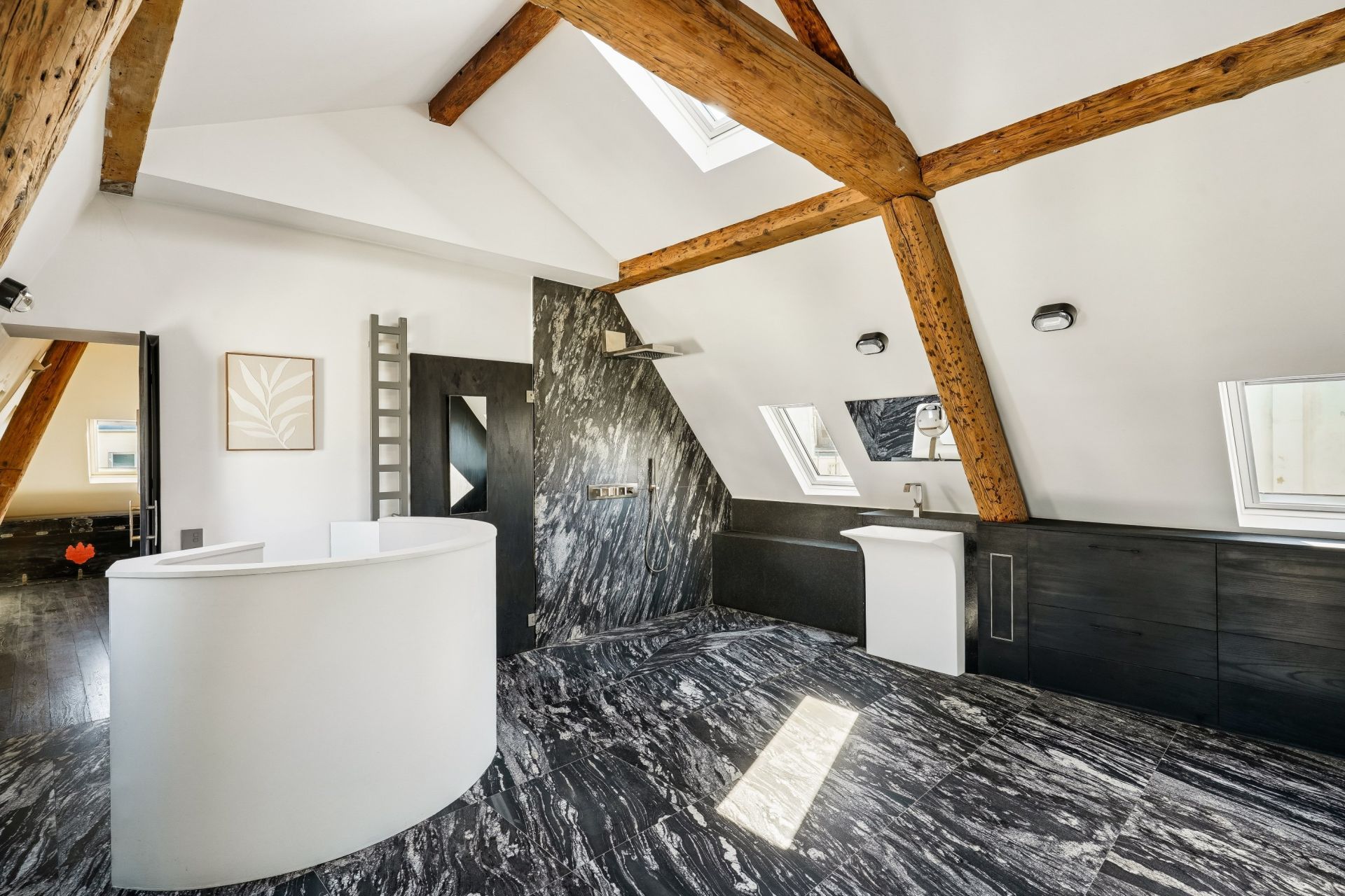 luxury apartment 5 Rooms for sale on PARIS (75007)