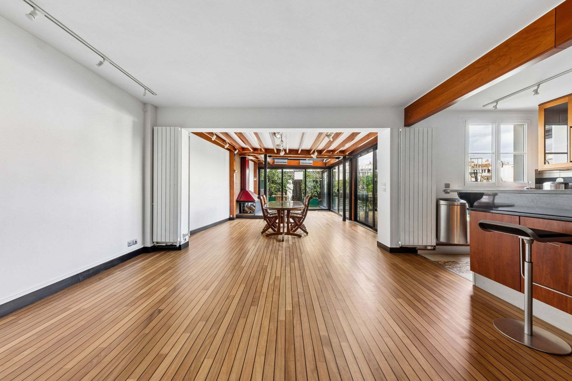 luxury apartment 4 Rooms for sale on PARIS (75004)