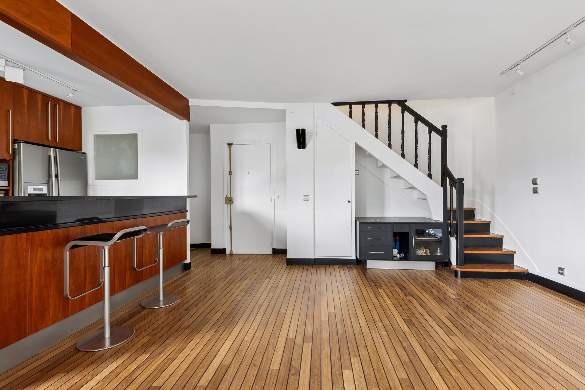 luxury apartment 4 Rooms for sale on PARIS (75004)