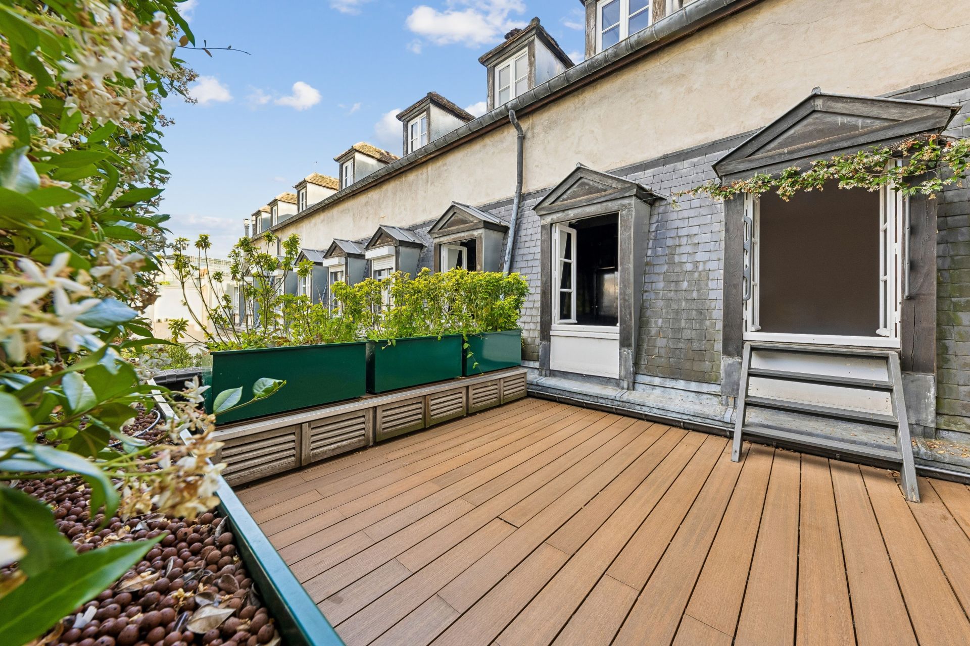 luxury apartment 4 Rooms for sale on PARIS (75004)