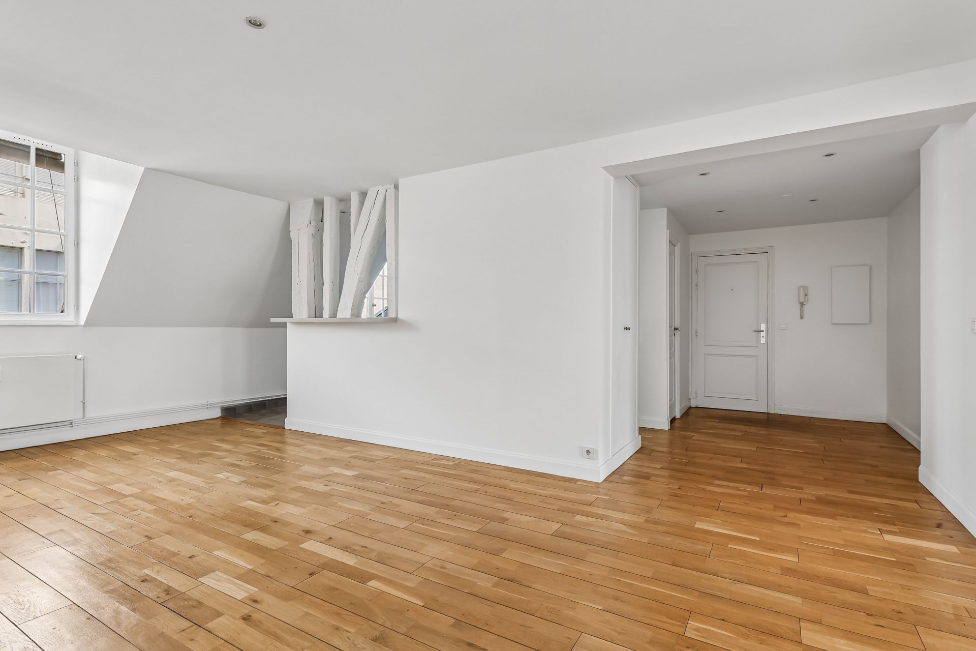 luxury apartment 5 Rooms for sale on PARIS (75003)