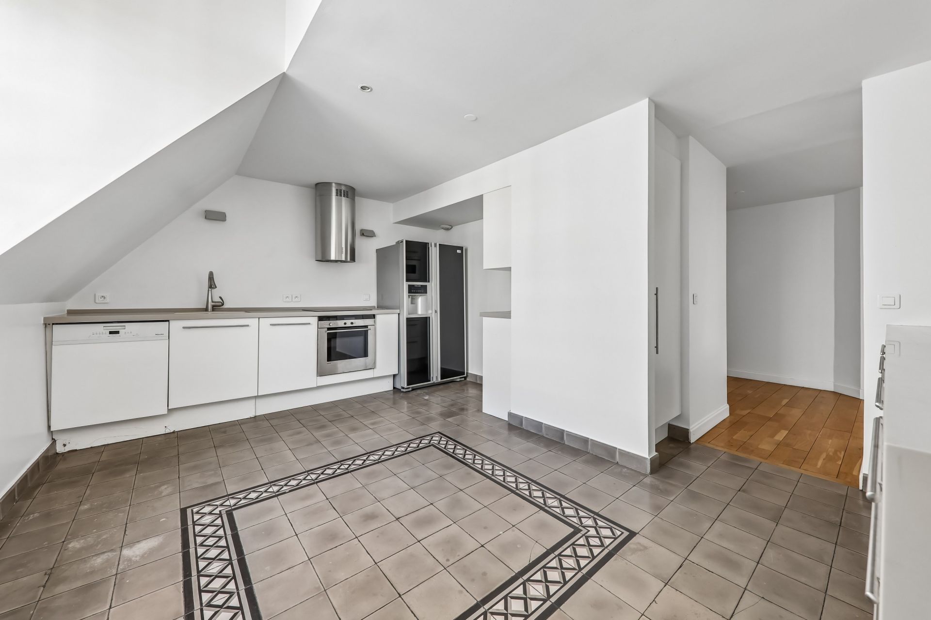 luxury apartment 5 Rooms for sale on PARIS (75003)