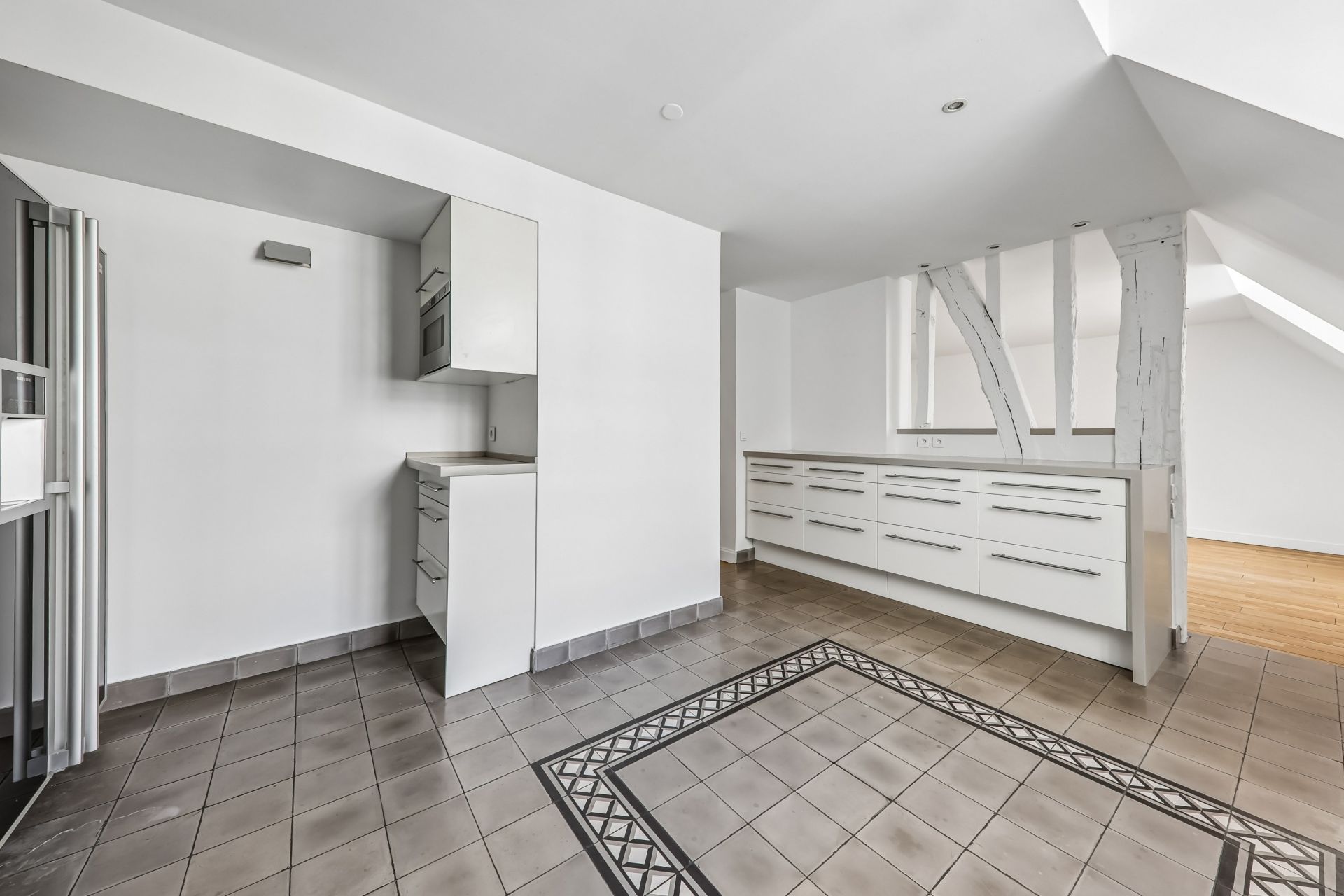 luxury apartment 5 Rooms for sale on PARIS (75003)