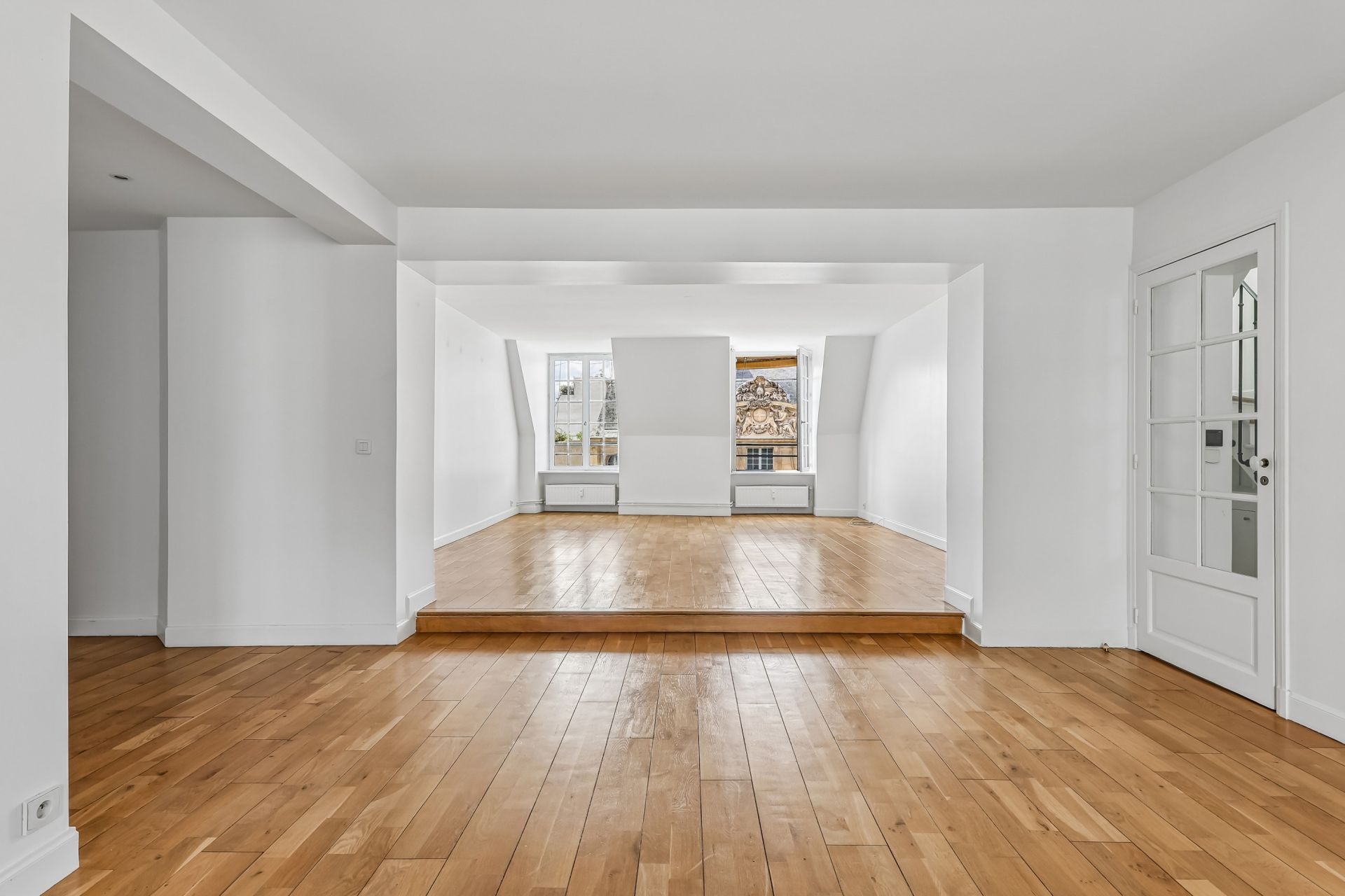 luxury apartment 5 Rooms for sale on PARIS (75003)