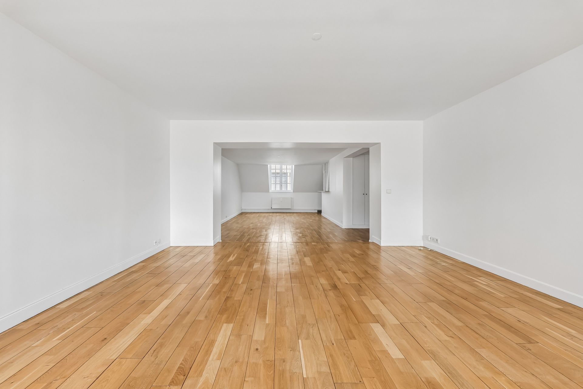luxury apartment 5 Rooms for sale on PARIS (75003)