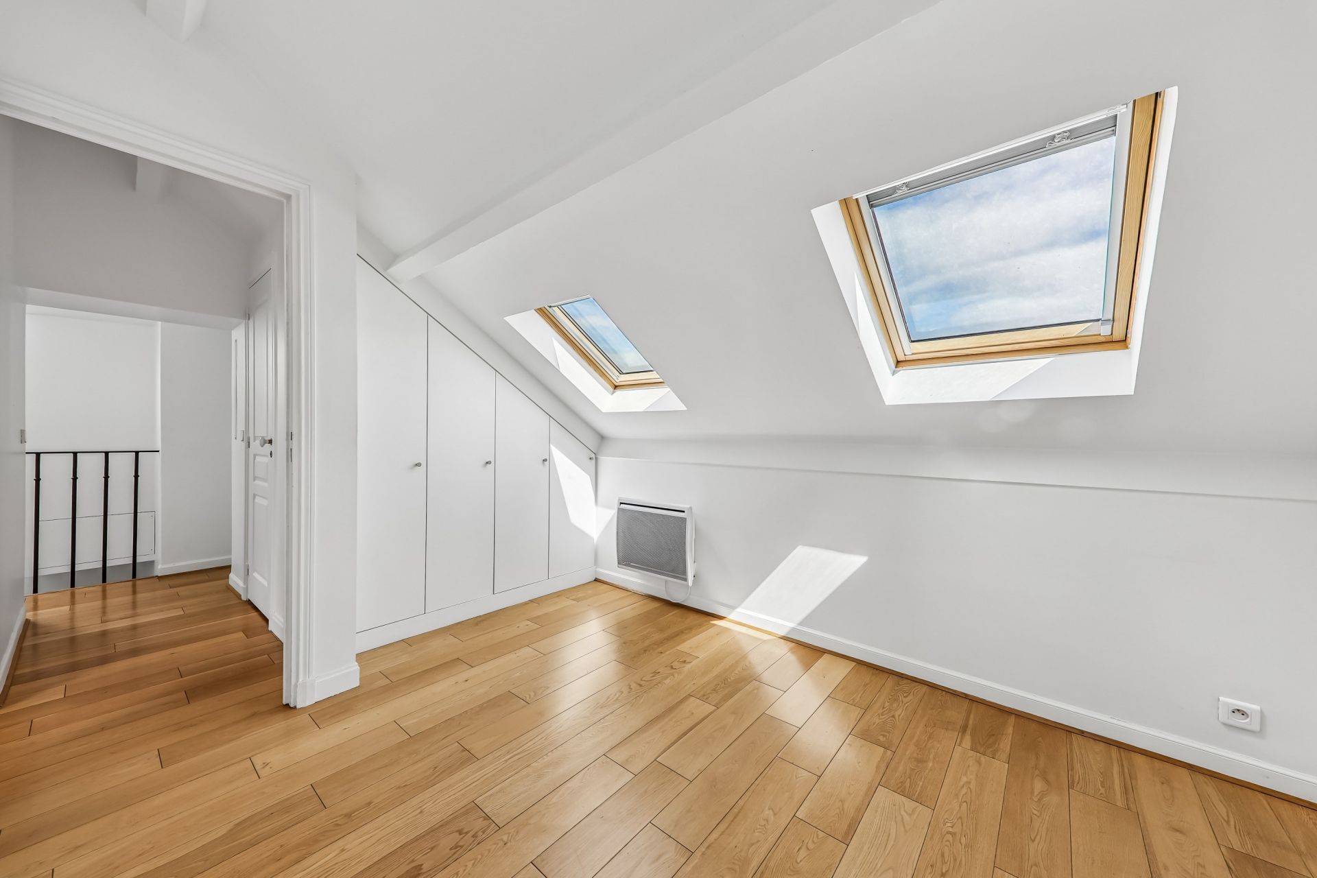 luxury apartment 5 Rooms for sale on PARIS (75003)