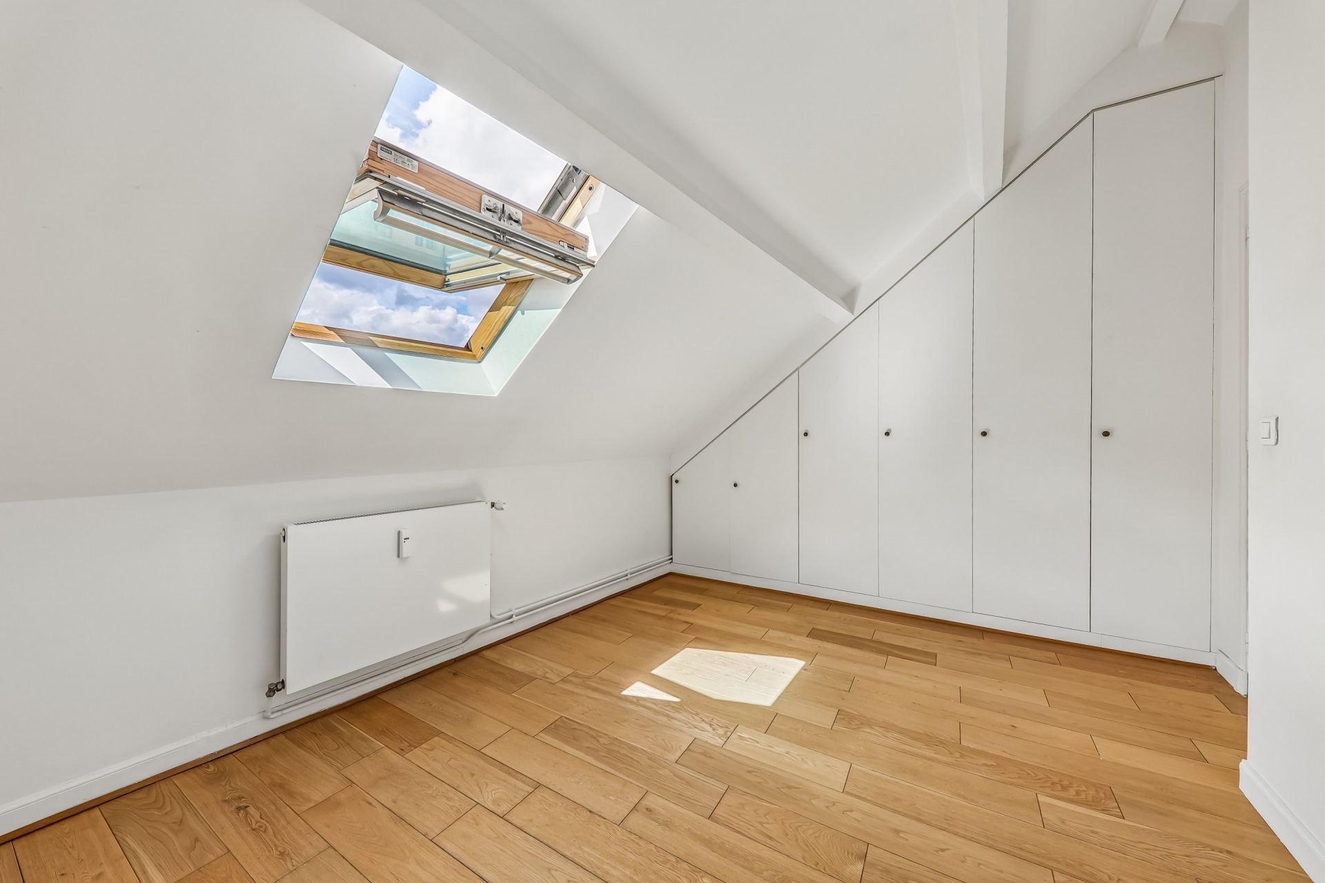luxury apartment 5 Rooms for sale on PARIS (75003)