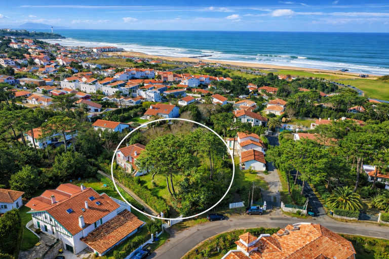 luxury house 6 Rooms for sale on ANGLET (64600)
