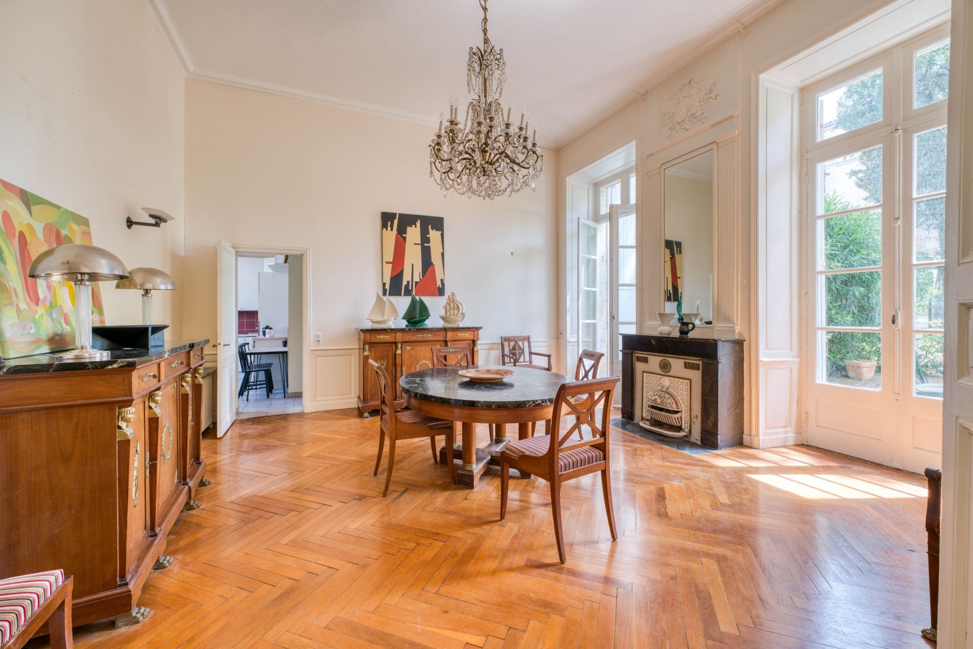 luxury apartment 8 Rooms for sale on LA ROCHELLE (17000)