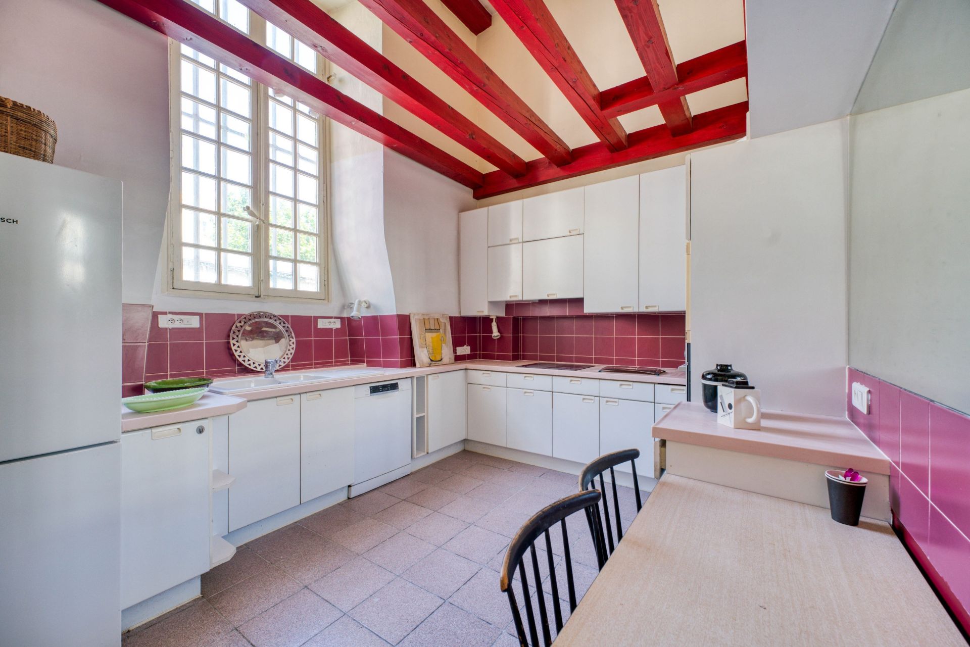 luxury apartment 8 Rooms for sale on LA ROCHELLE (17000)