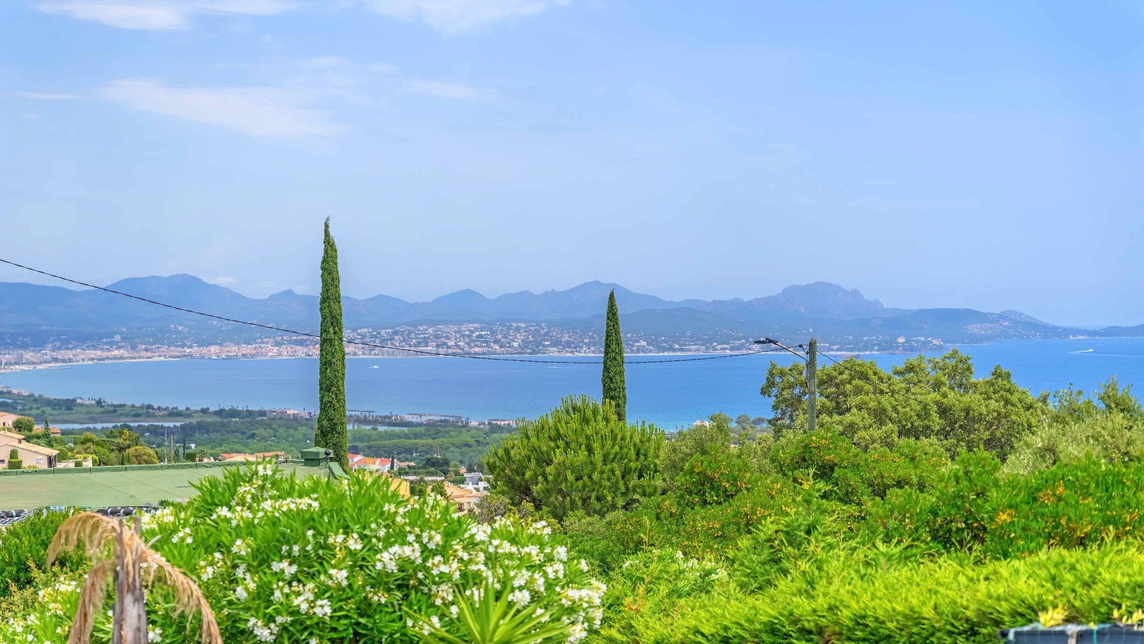 luxury provencale house 8 Rooms for sale on ST AYGULF (83370)