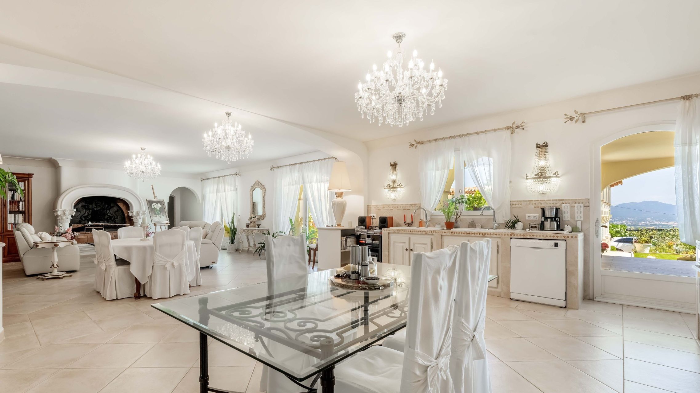 luxury provencale house 8 Rooms for sale on ST AYGULF (83370)