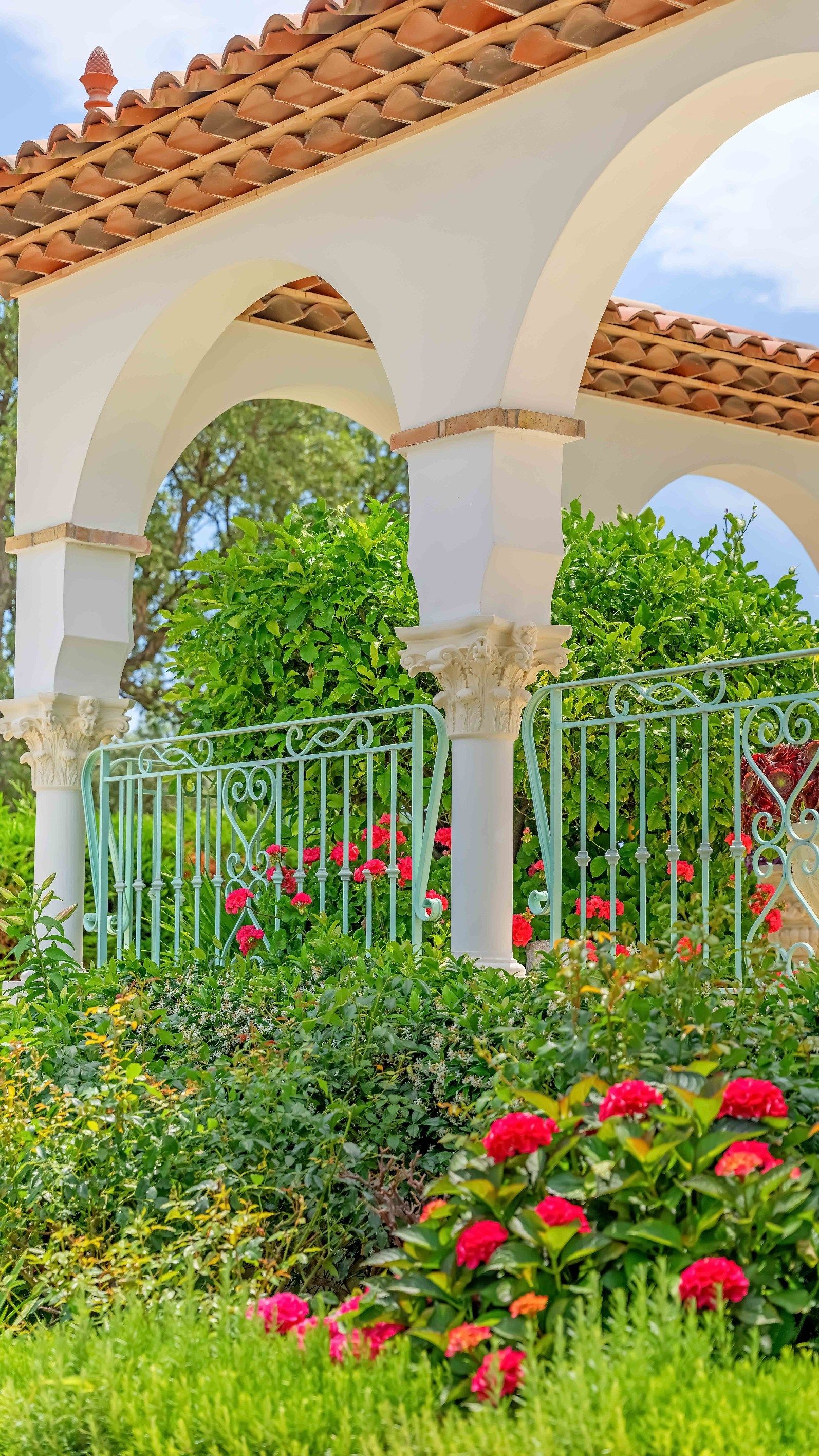 luxury provencale house 8 Rooms for sale on ST AYGULF (83370)