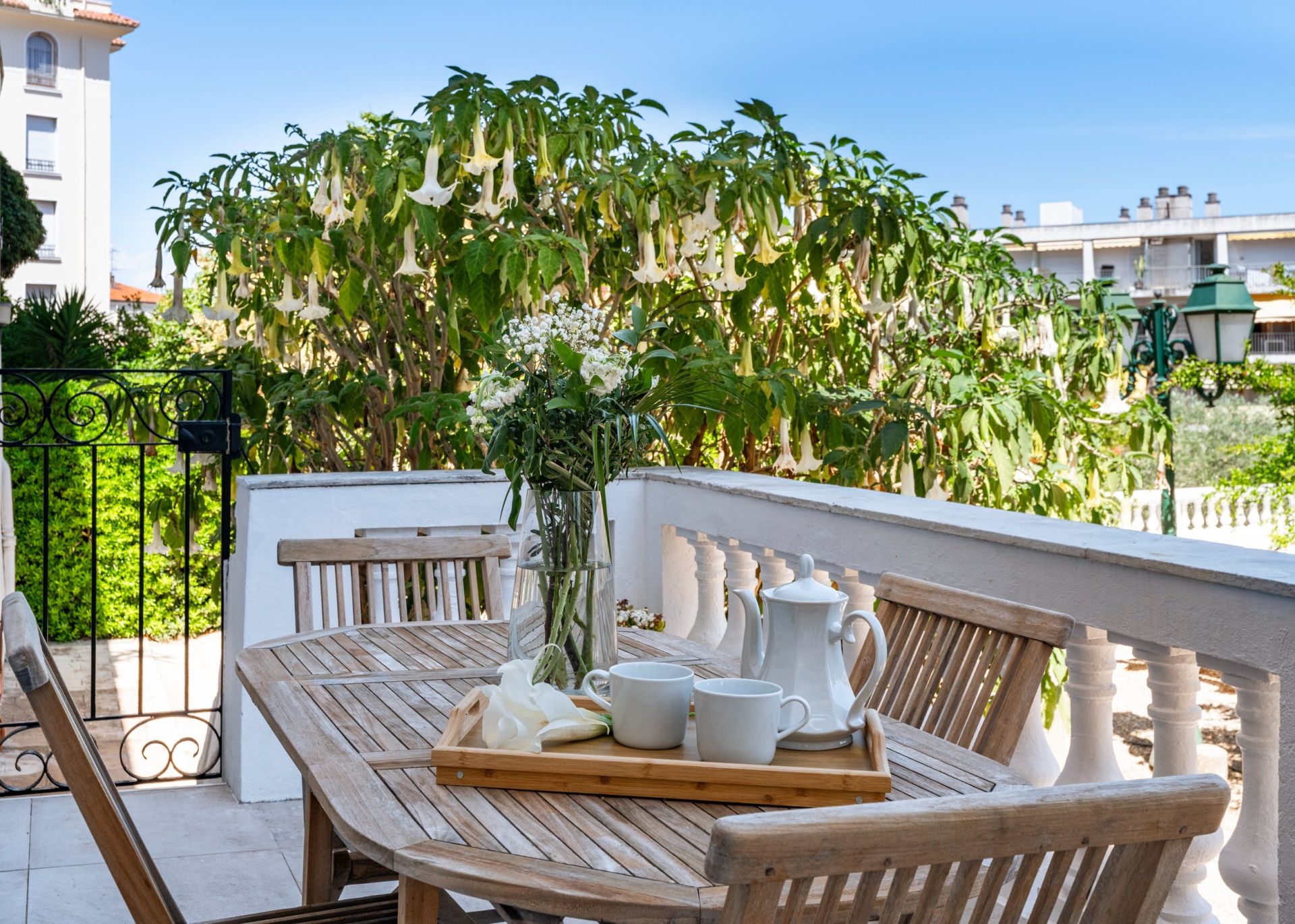 luxury apartment 5 Rooms for sale on NICE (06000)