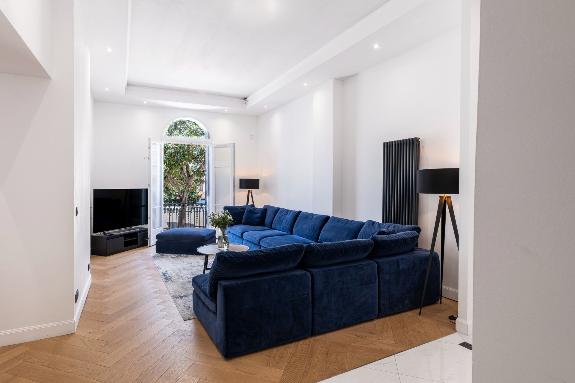 luxury apartment 5 Rooms for sale on NICE (06000)