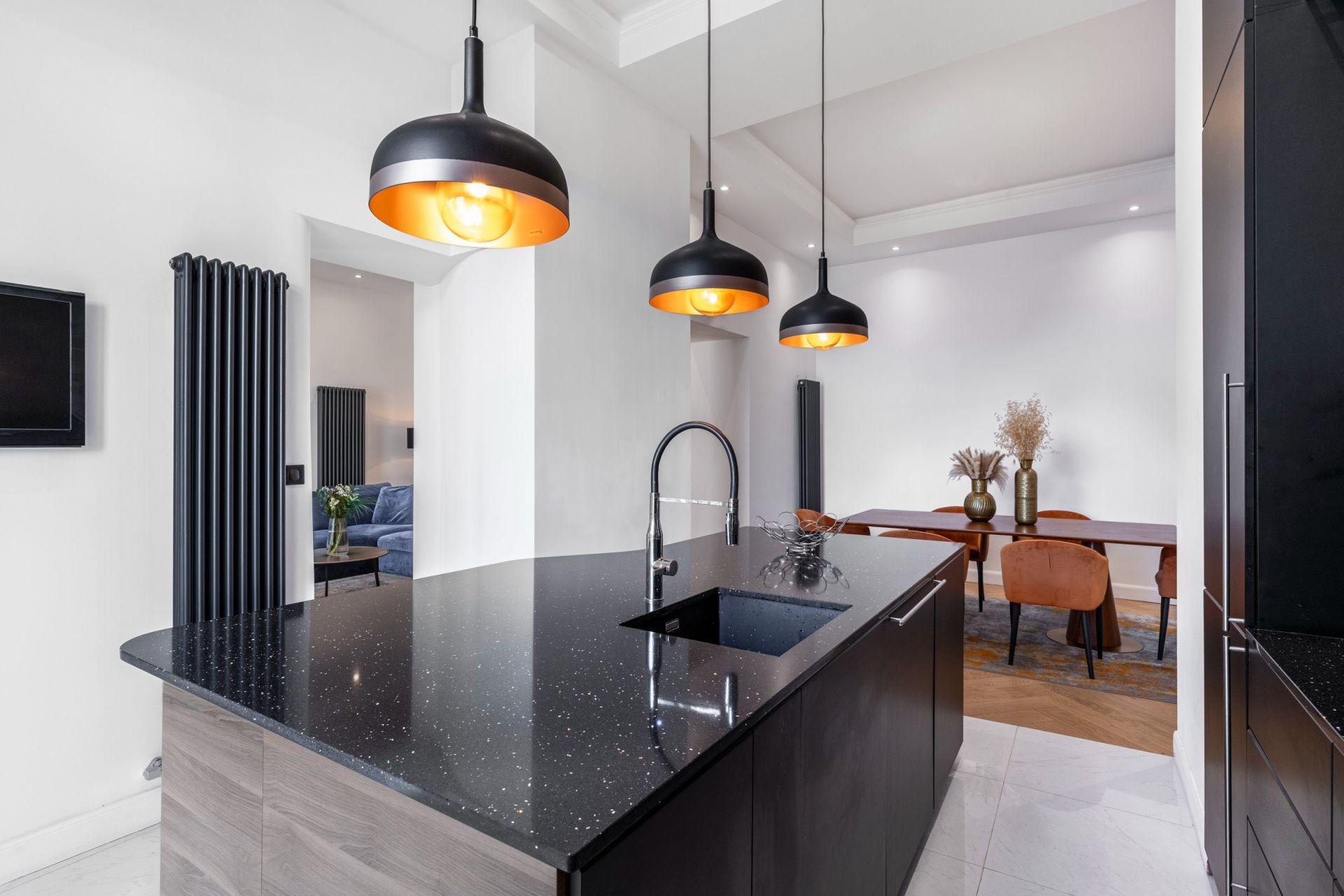 luxury apartment 5 Rooms for sale on NICE (06000)