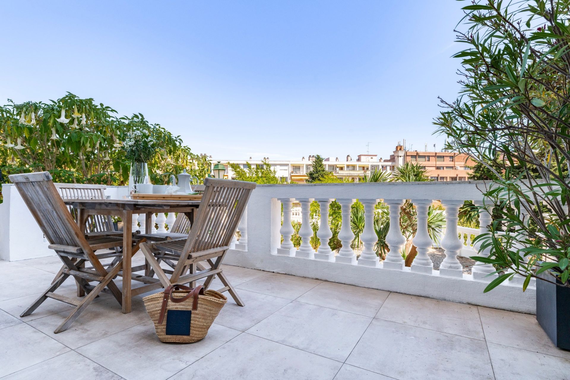 luxury apartment 5 Rooms for sale on NICE (06000)