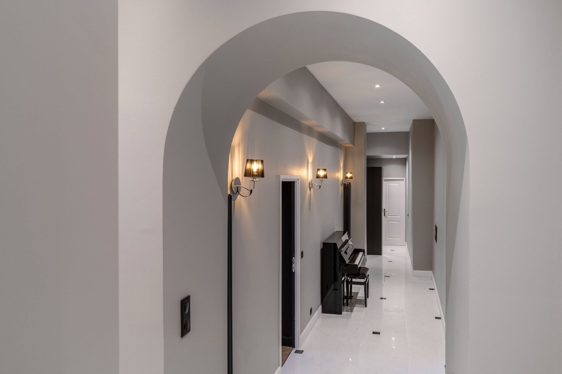 luxury apartment 5 Rooms for sale on NICE (06000)