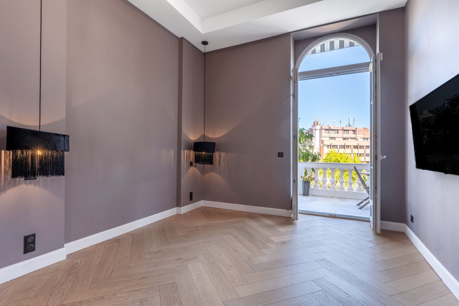 luxury apartment 5 Rooms for sale on NICE (06000)