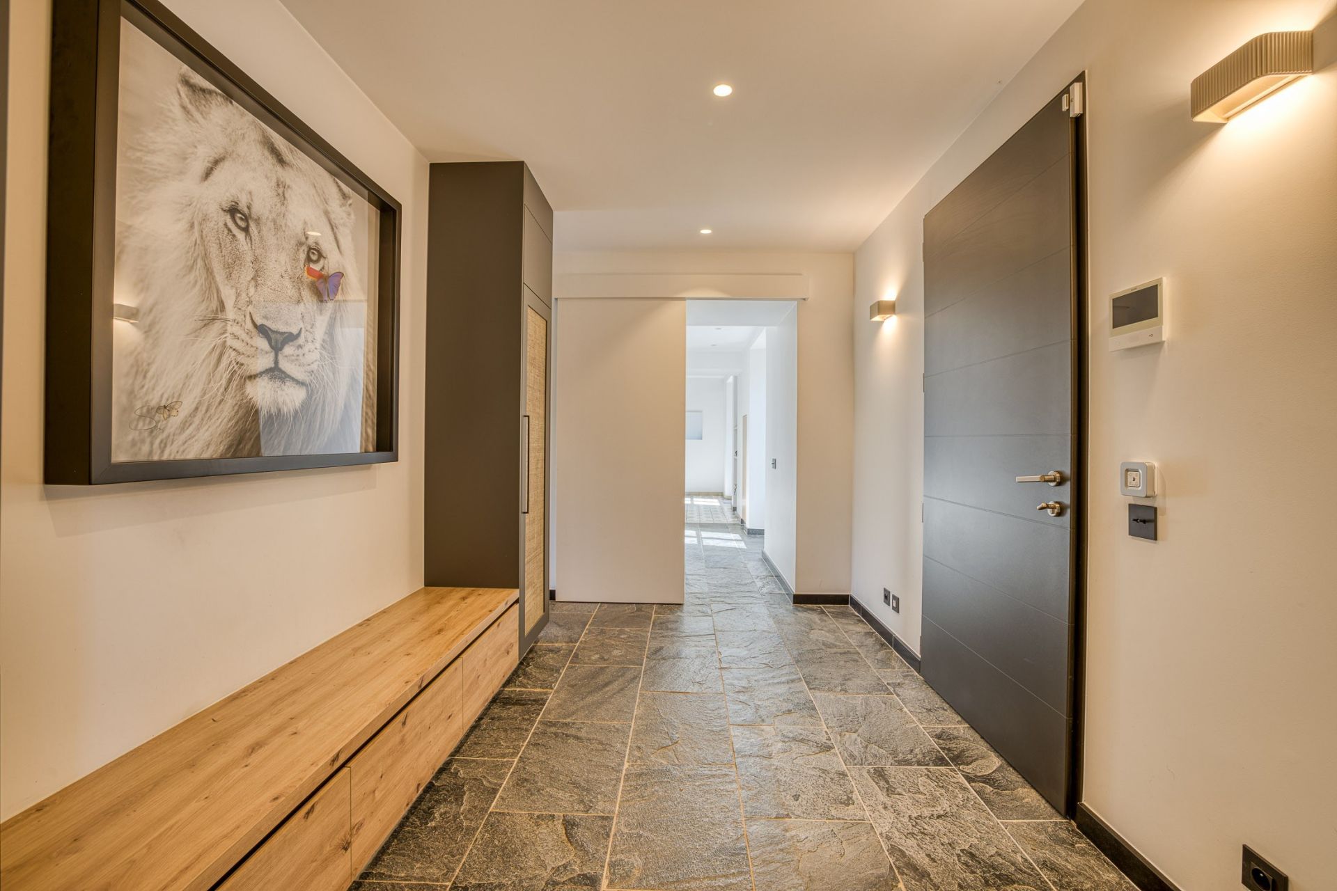 luxury house 8 Rooms for sale on ST JORIOZ (74410)