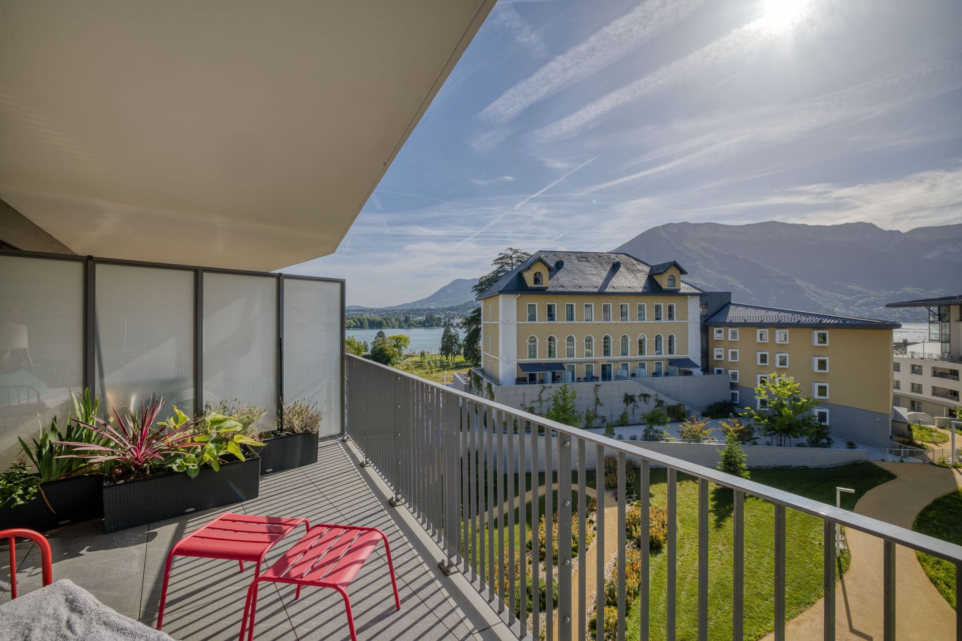 luxury apartment 4 Rooms for sale on ANNECY (74000)