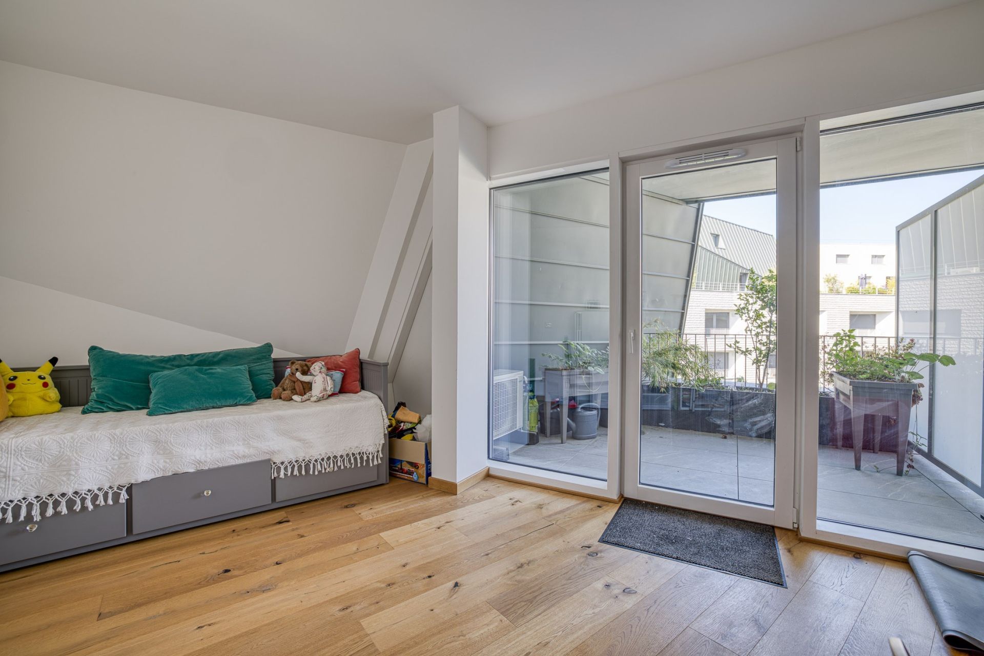luxury apartment 4 Rooms for sale on ANNECY (74000)