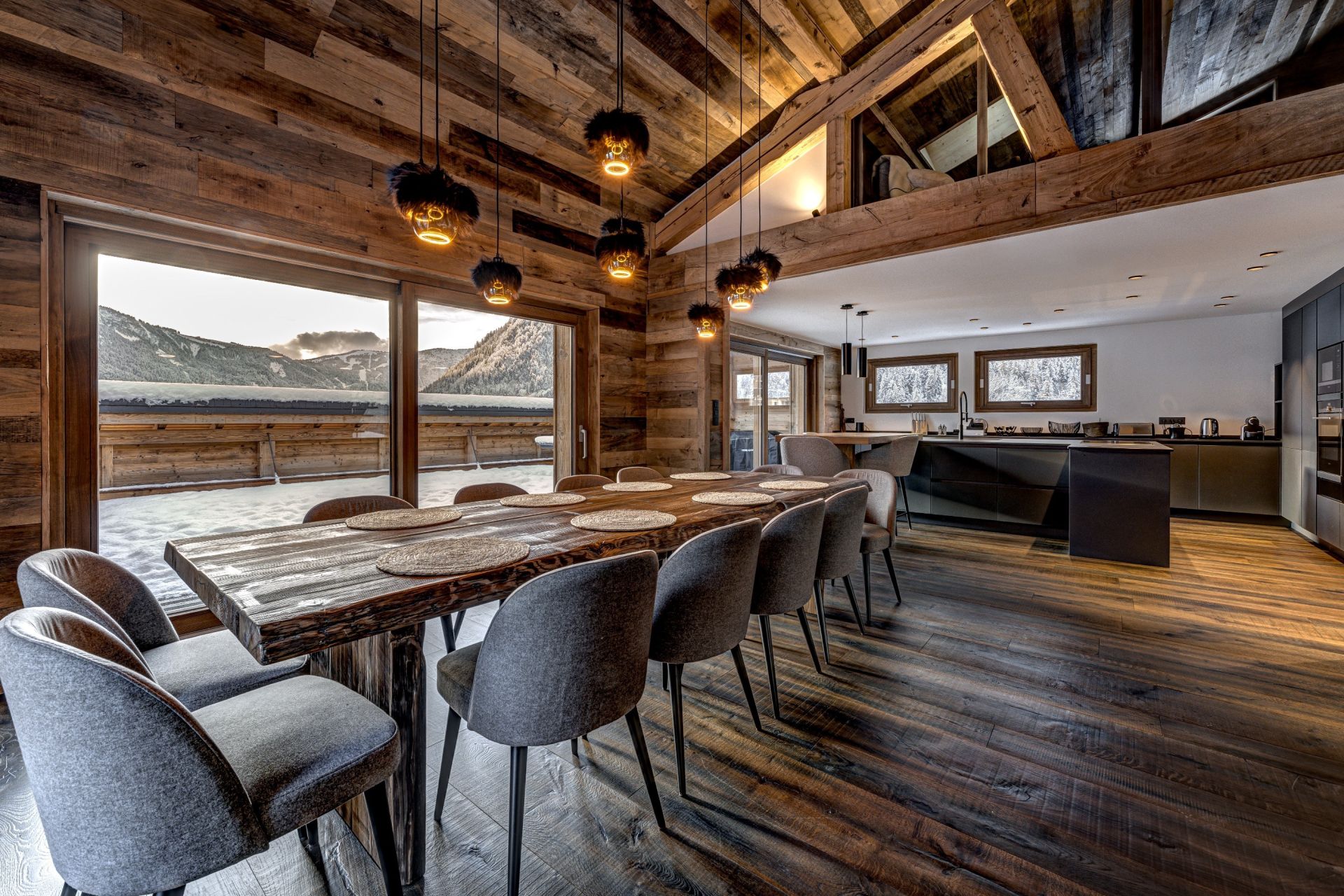 luxury chalet 6 Rooms for sale on CHAMONIX MONT BLANC (74400)