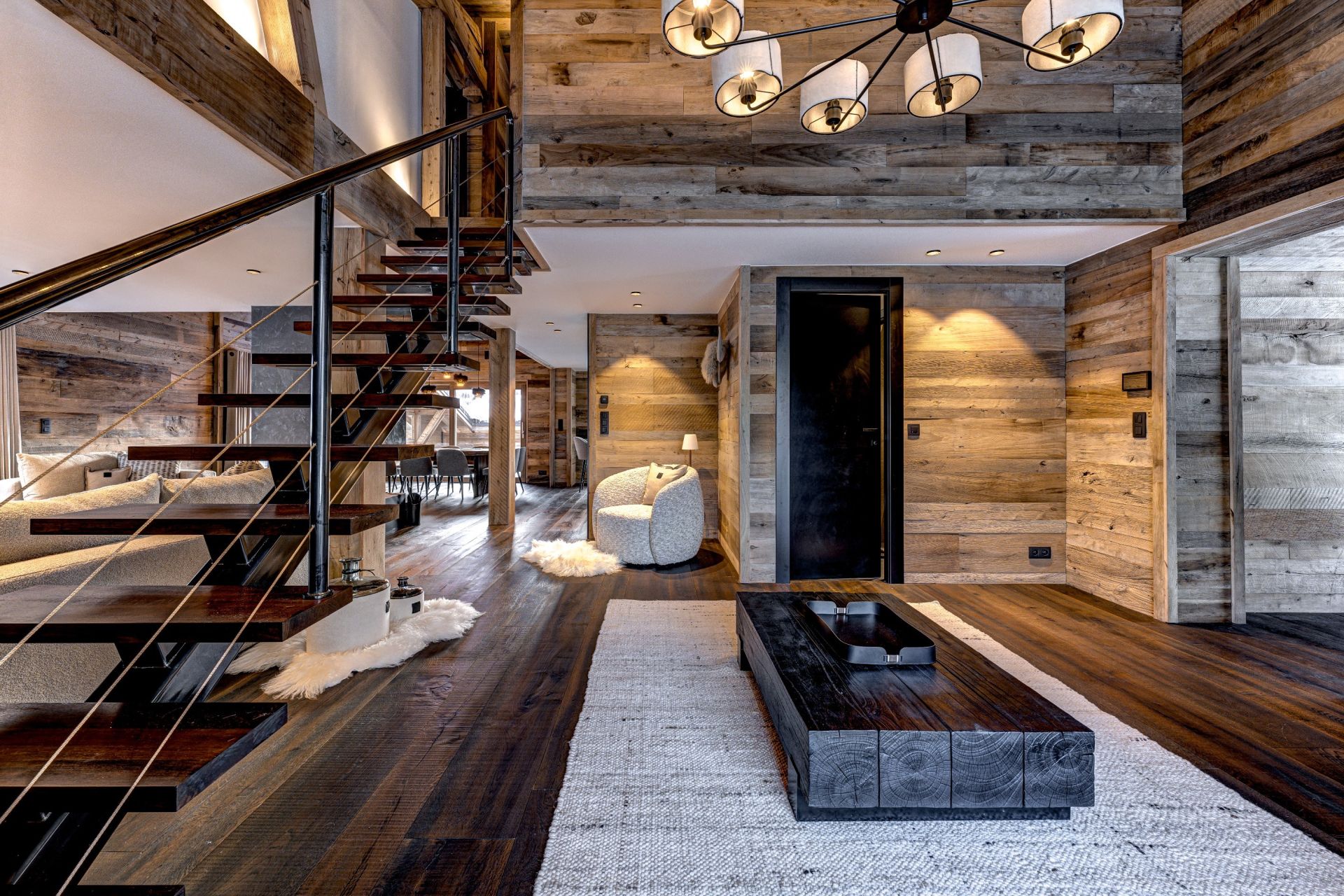 luxury chalet 6 Rooms for sale on CHAMONIX MONT BLANC (74400)