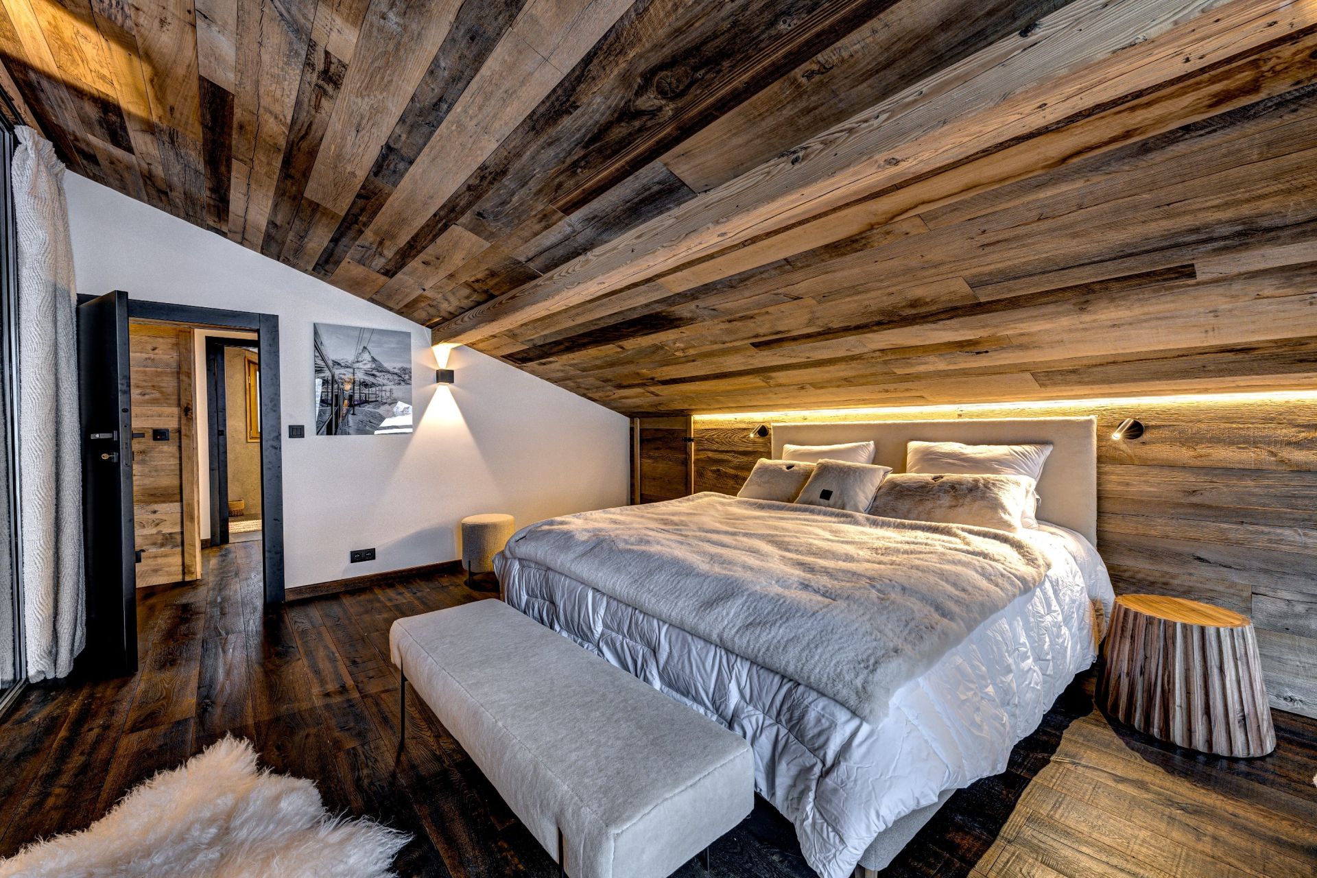 luxury chalet 6 Rooms for sale on CHAMONIX MONT BLANC (74400)