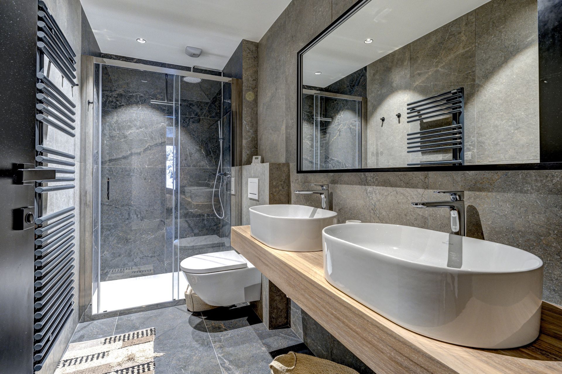 luxury chalet 6 Rooms for sale on CHAMONIX MONT BLANC (74400)