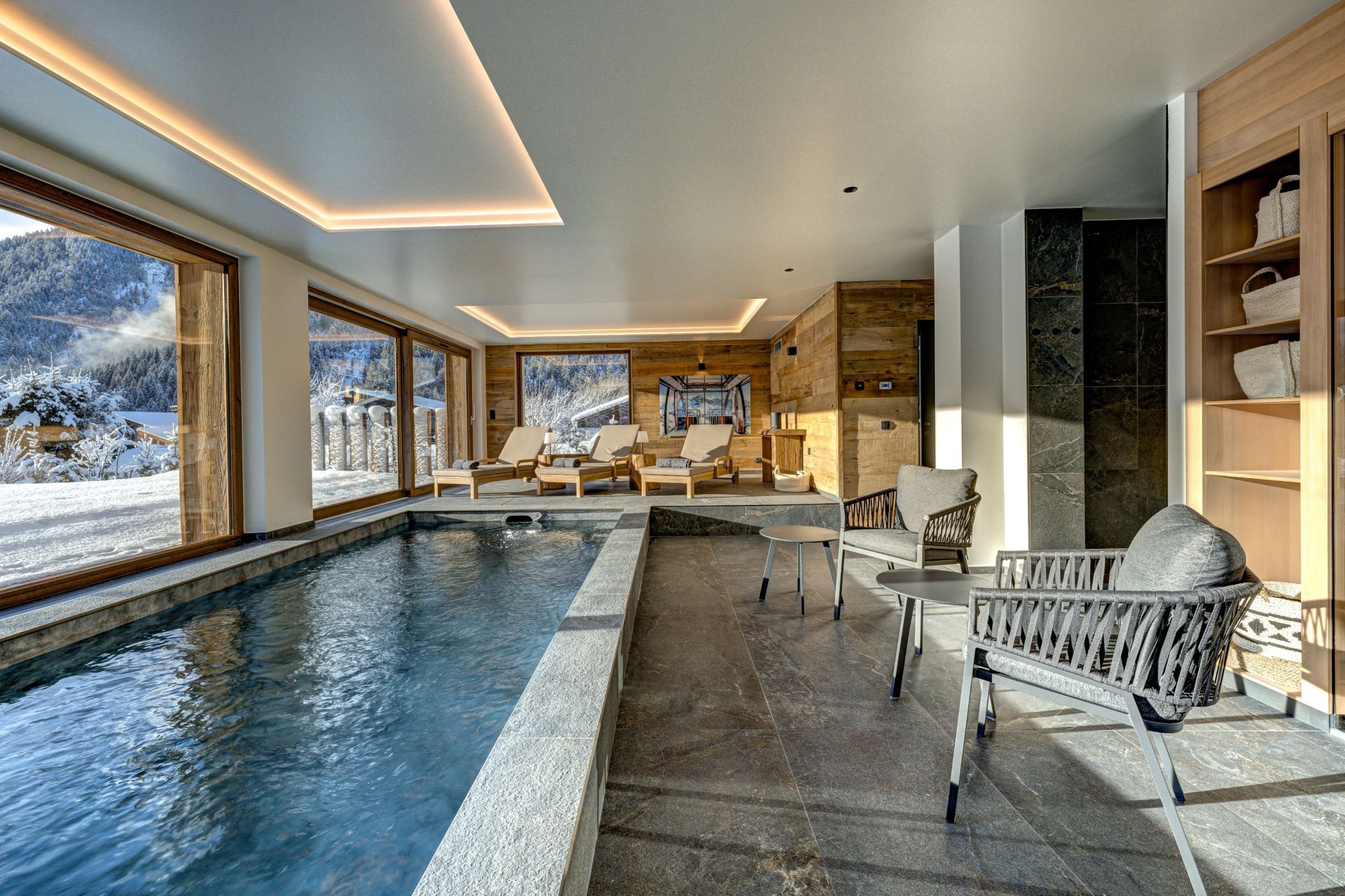 luxury chalet 6 Rooms for sale on CHAMONIX MONT BLANC (74400)