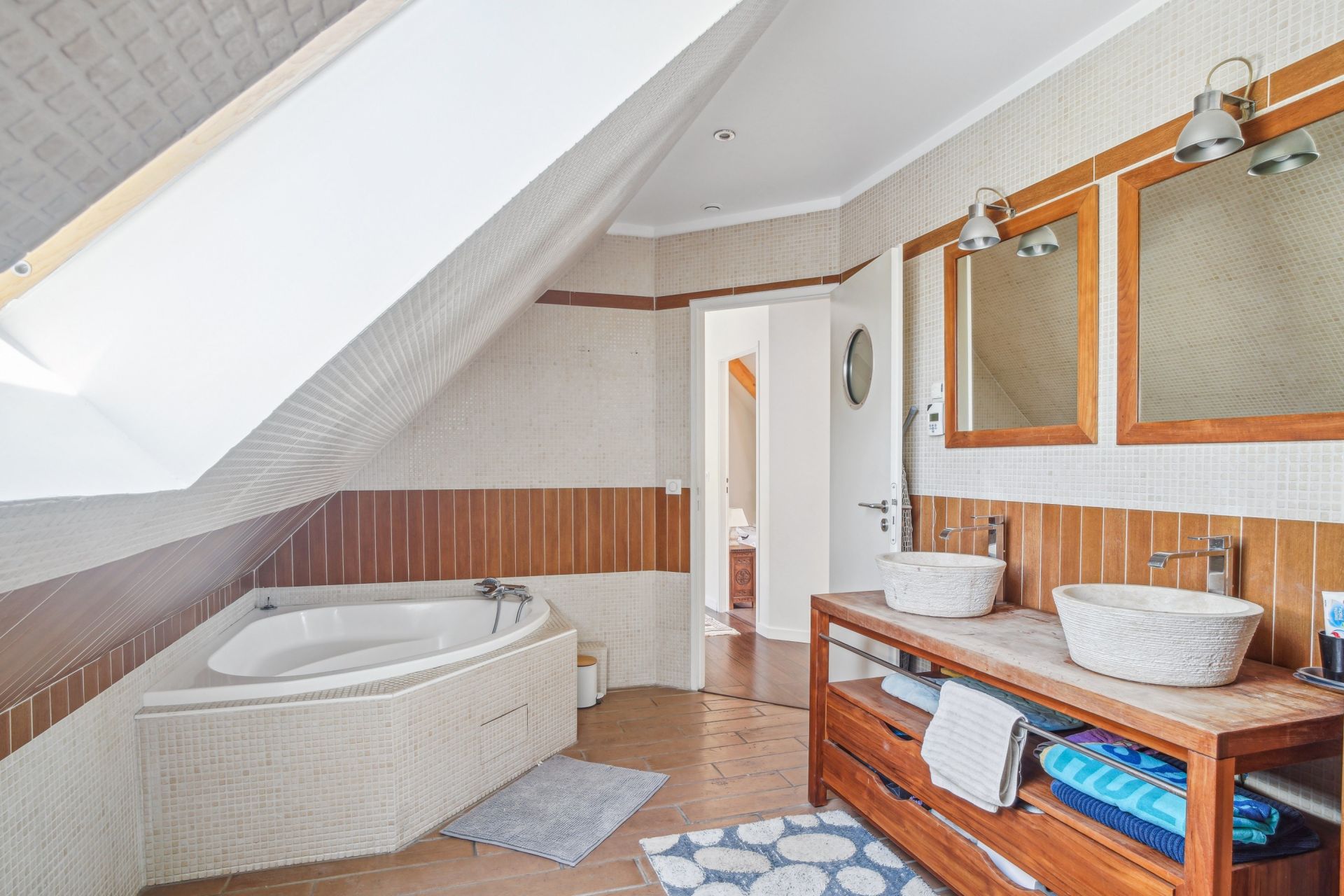 luxury house 6 Rooms for sale on MONTFORT L AMAURY (78490)