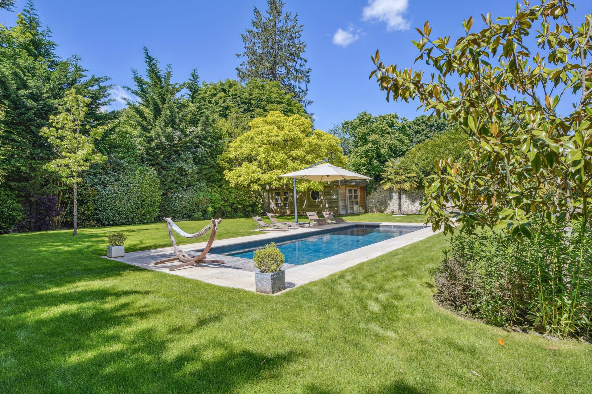 luxury house 6 Rooms for sale on MONTFORT L AMAURY (78490)