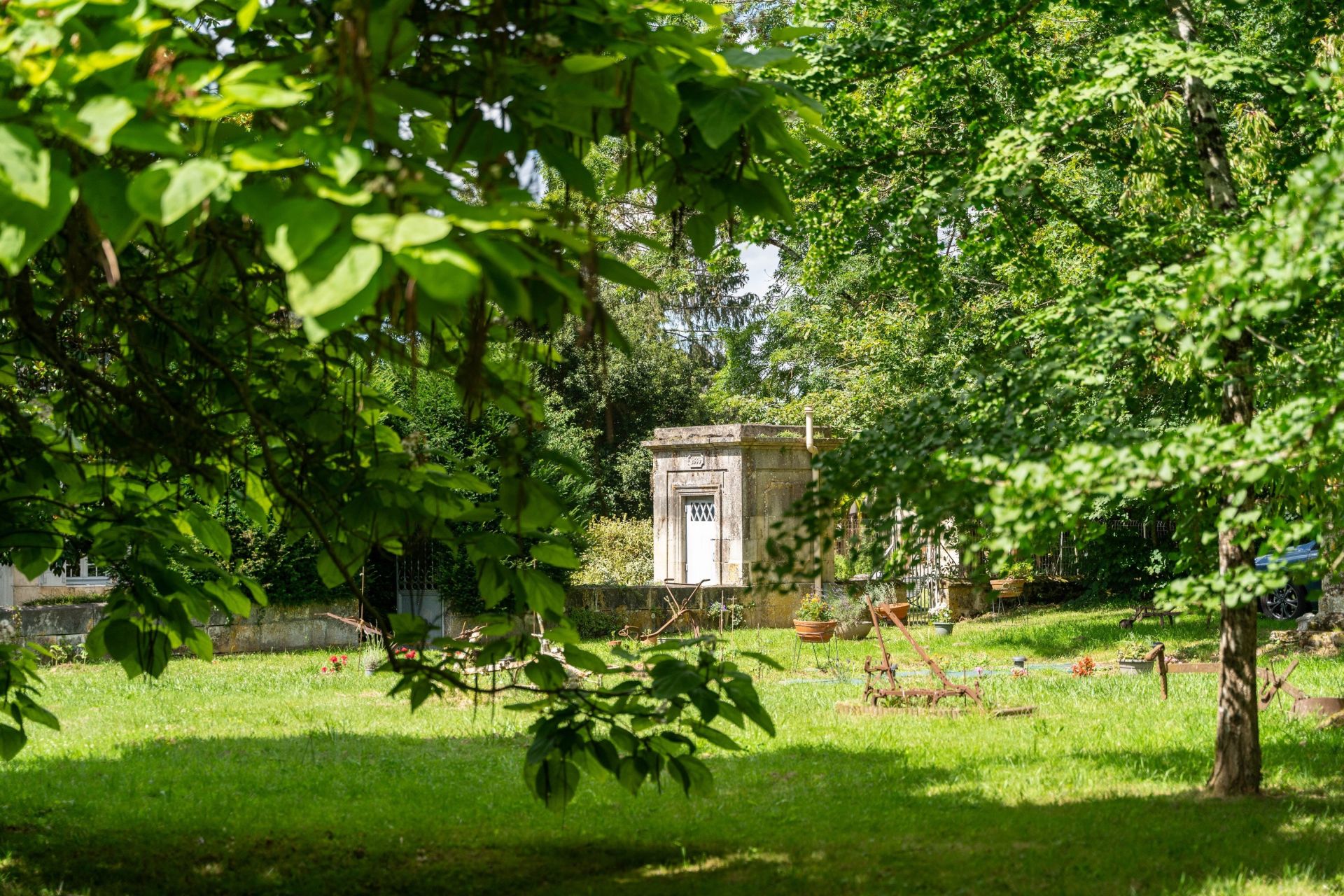 luxury house 14 Rooms for sale on PESSINES (17810)
