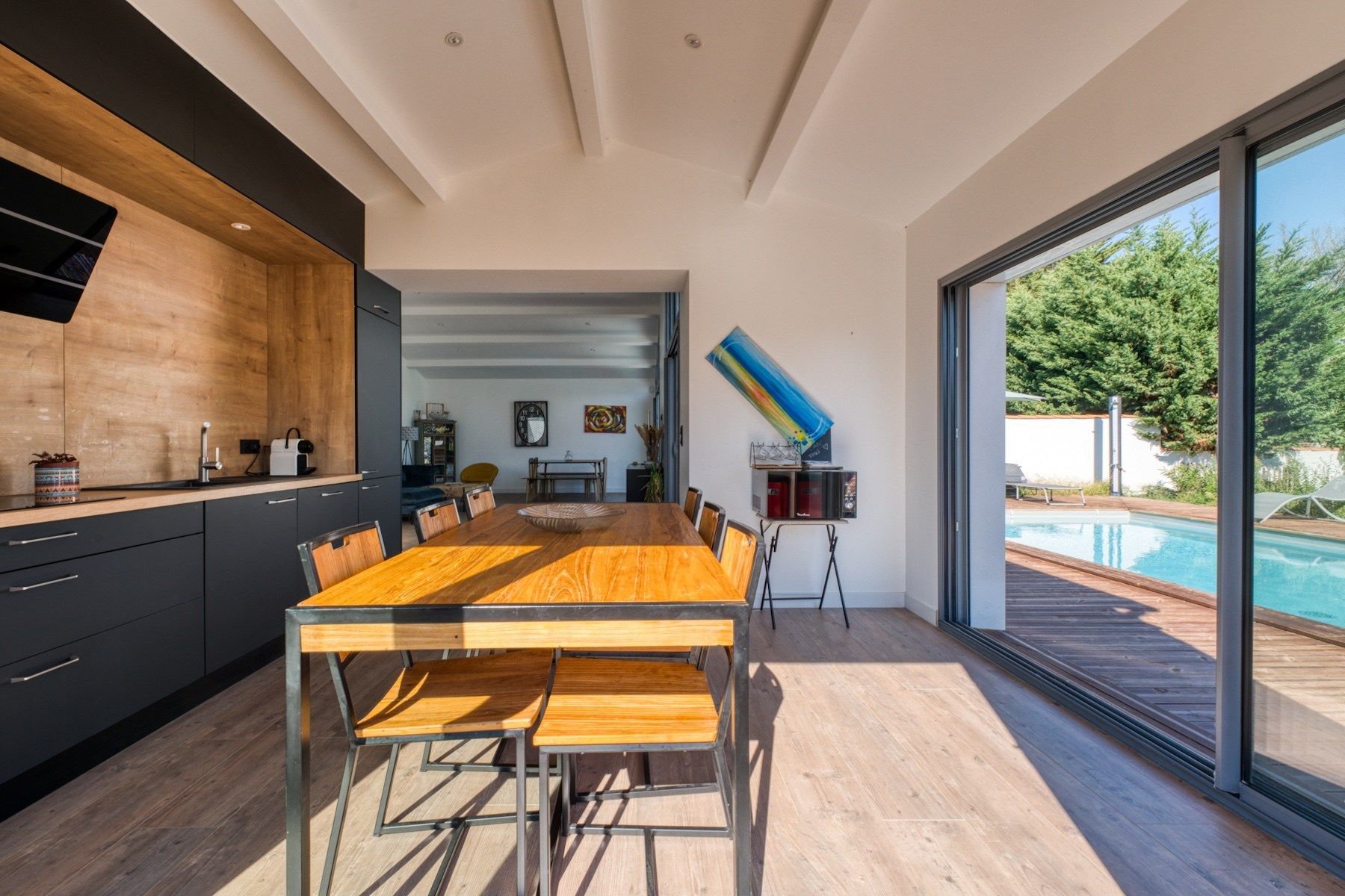 luxury house 6 Rooms for sale on LA COUARDE SUR MER (17670)
