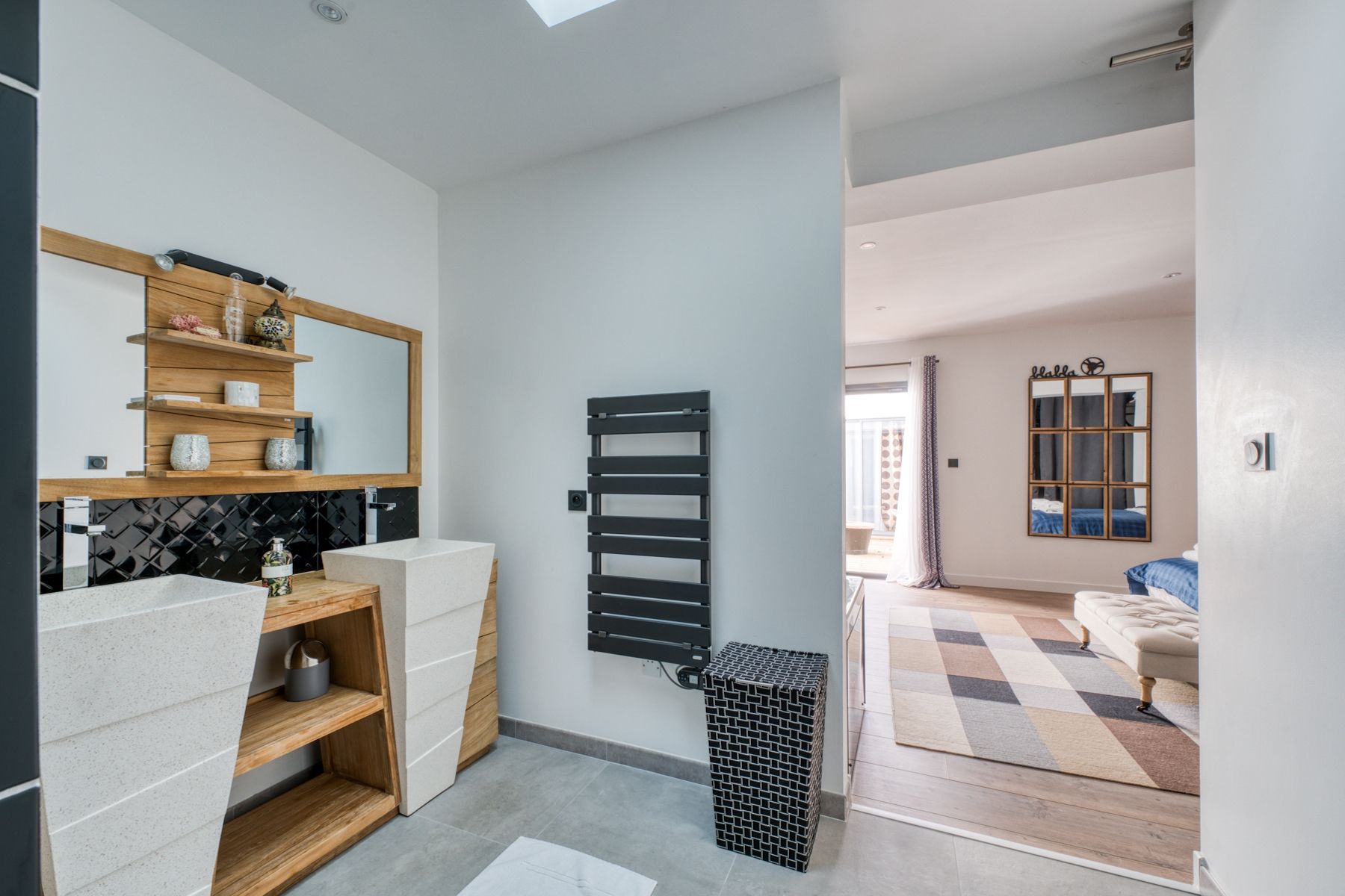 luxury house 6 Rooms for sale on LA COUARDE SUR MER (17670)