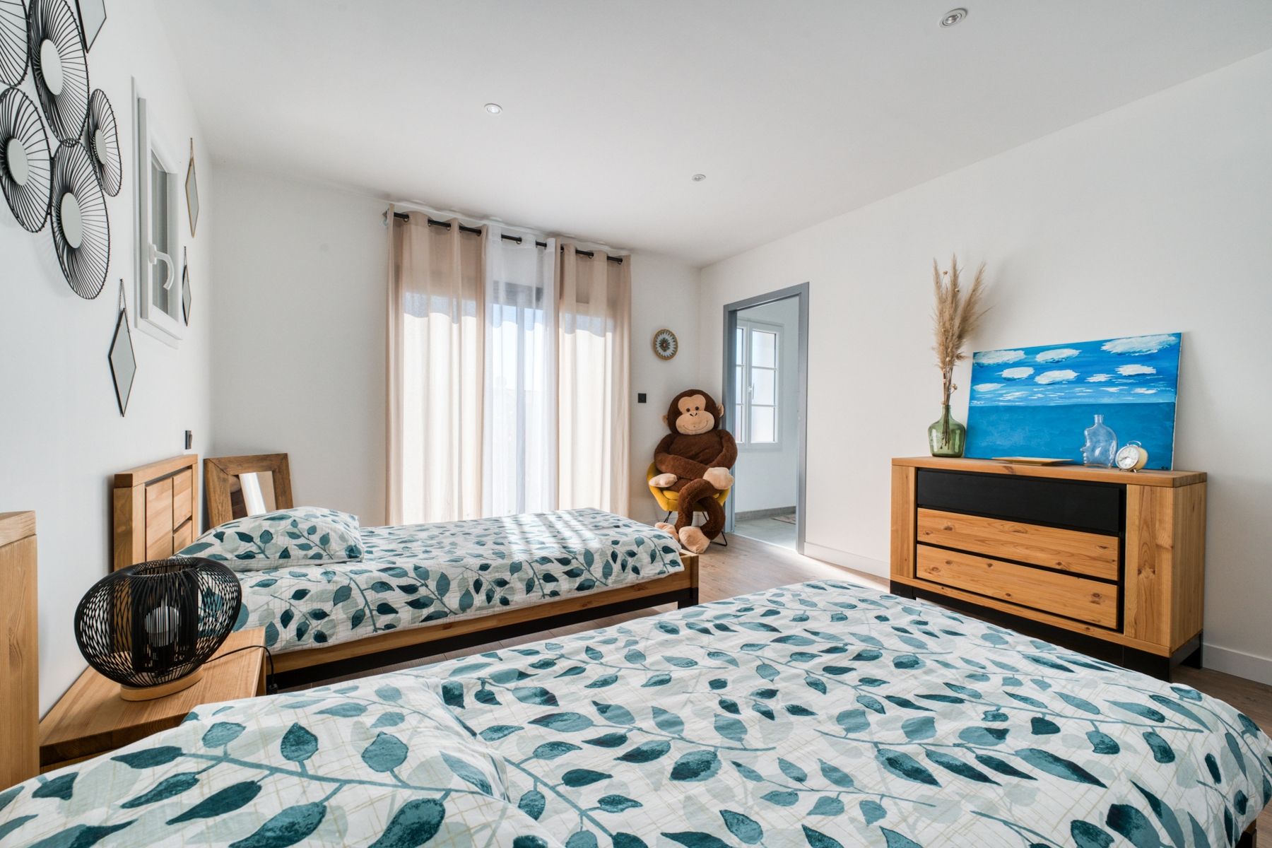 luxury house 6 Rooms for sale on LA COUARDE SUR MER (17670)