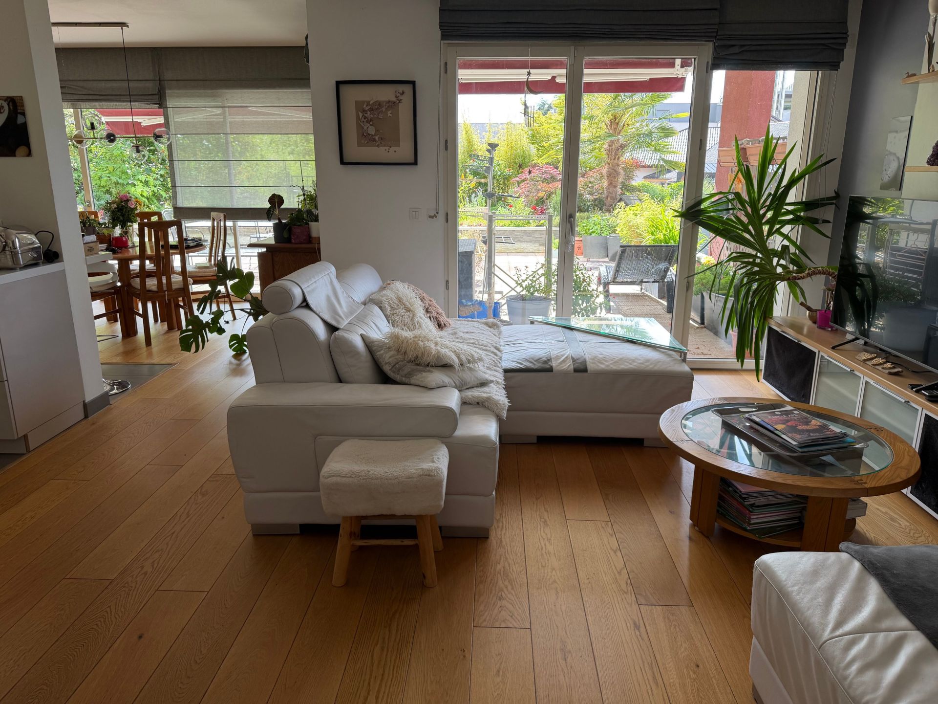 luxury apartment 4 Rooms for sale on EVIAN LES BAINS (74500)