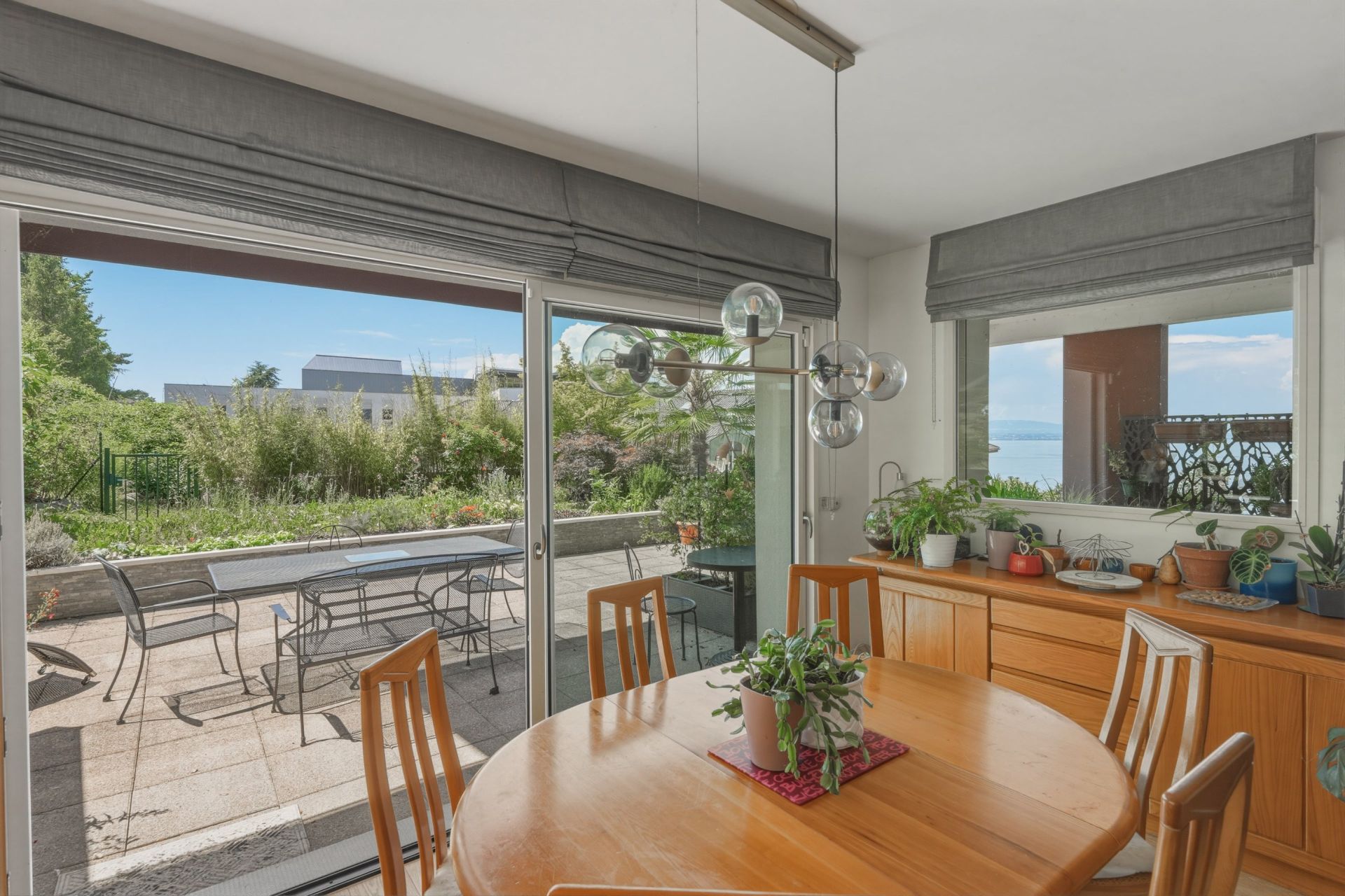 luxury apartment 4 Rooms for sale on EVIAN LES BAINS (74500)