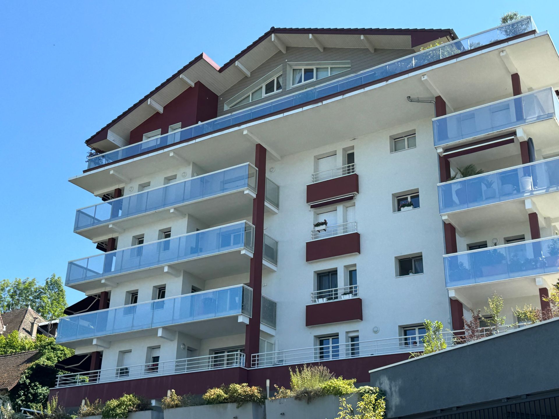 luxury apartment 4 Rooms for sale on EVIAN LES BAINS (74500)