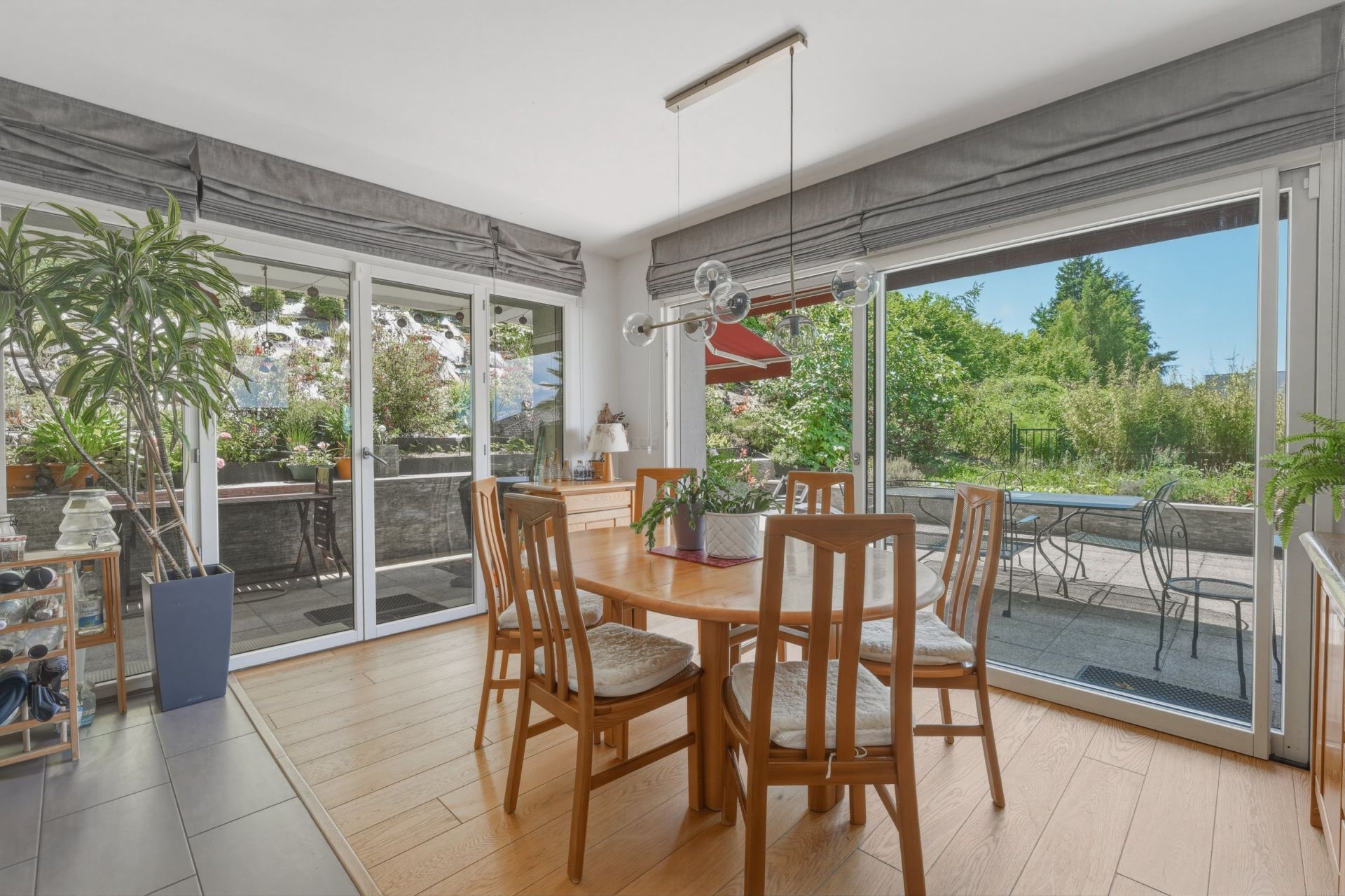 luxury apartment 4 Rooms for sale on EVIAN LES BAINS (74500)