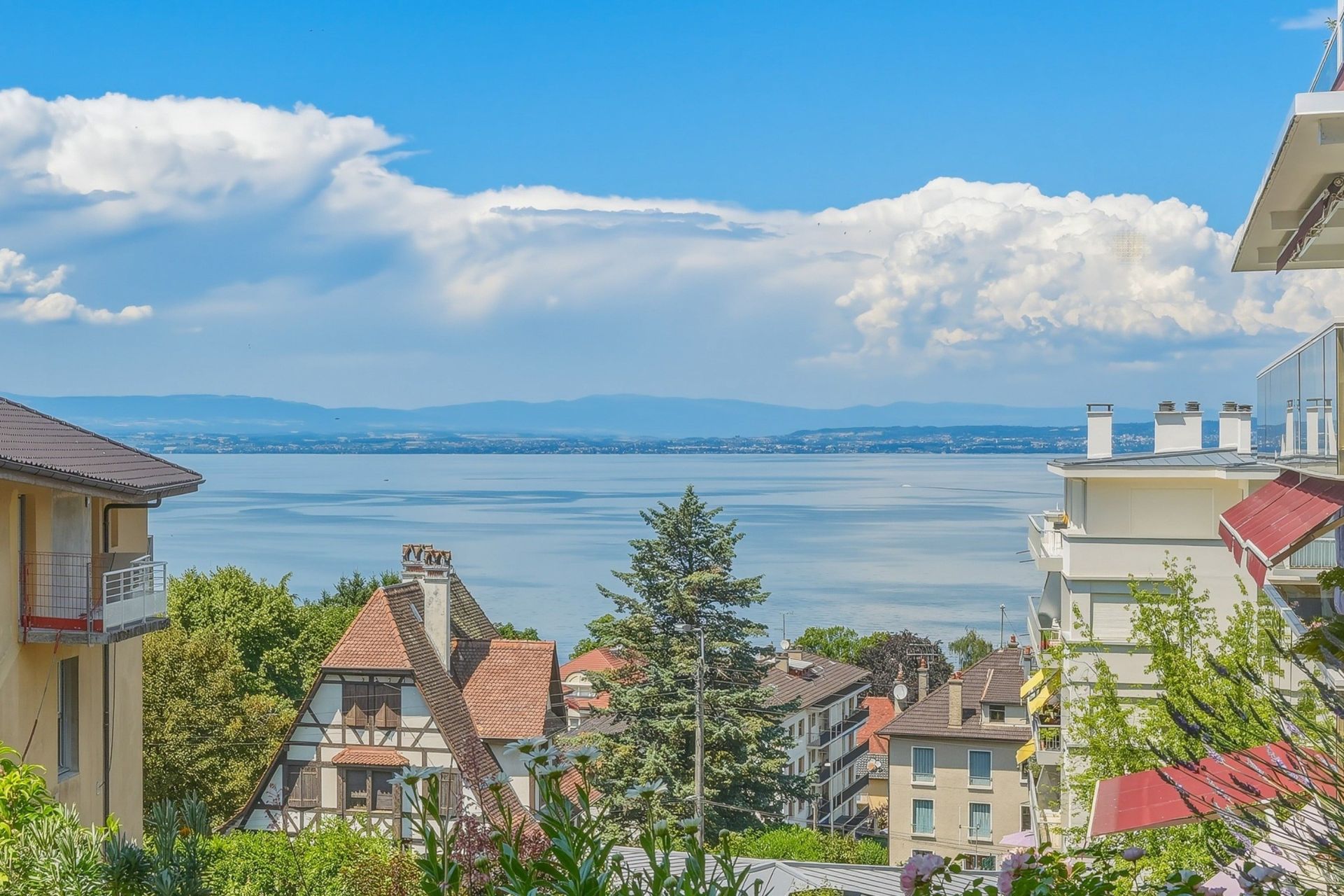 luxury apartment 4 Rooms for sale on EVIAN LES BAINS (74500)